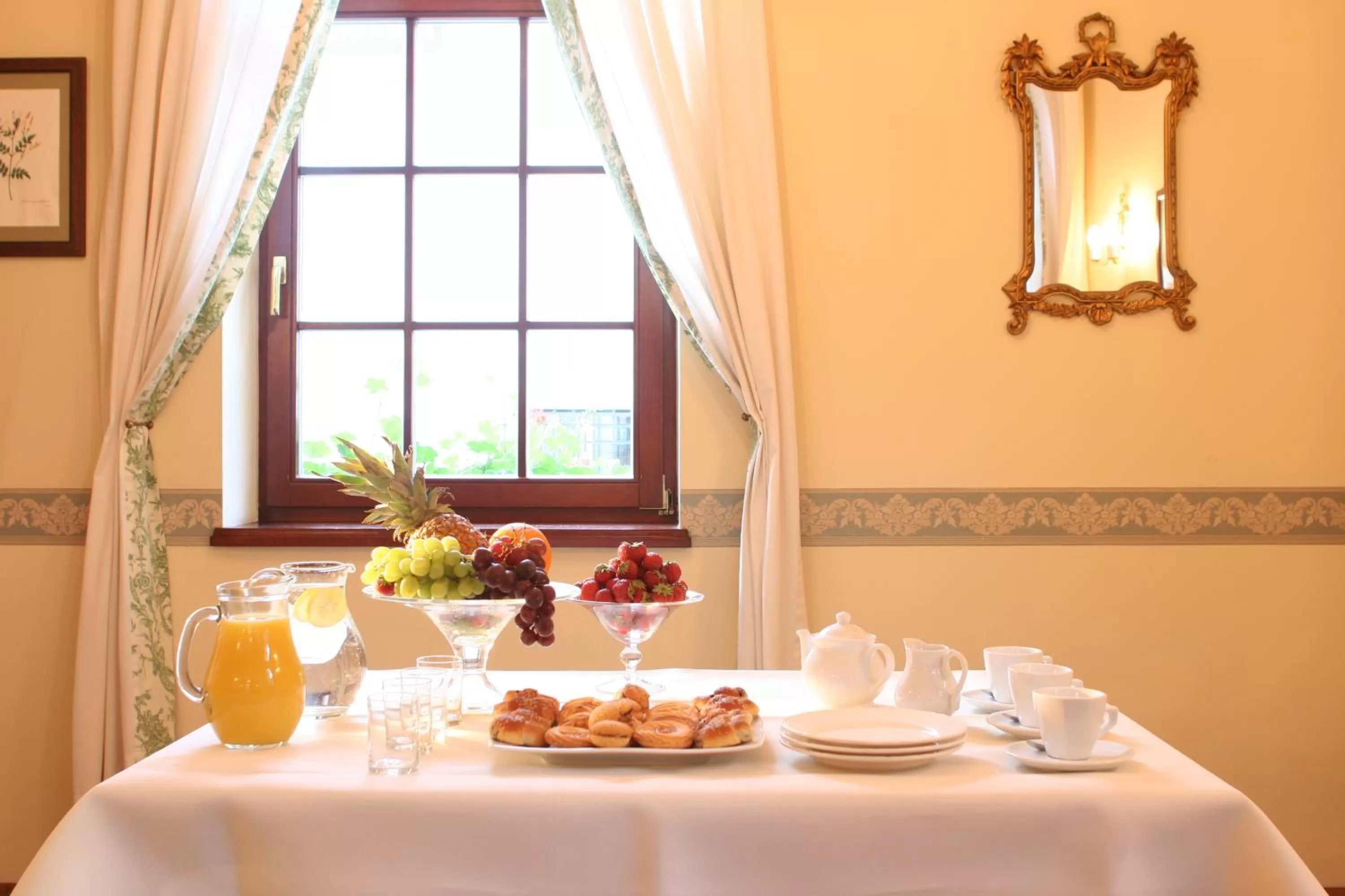 Restaurant/places to eat in Hotel Maltański