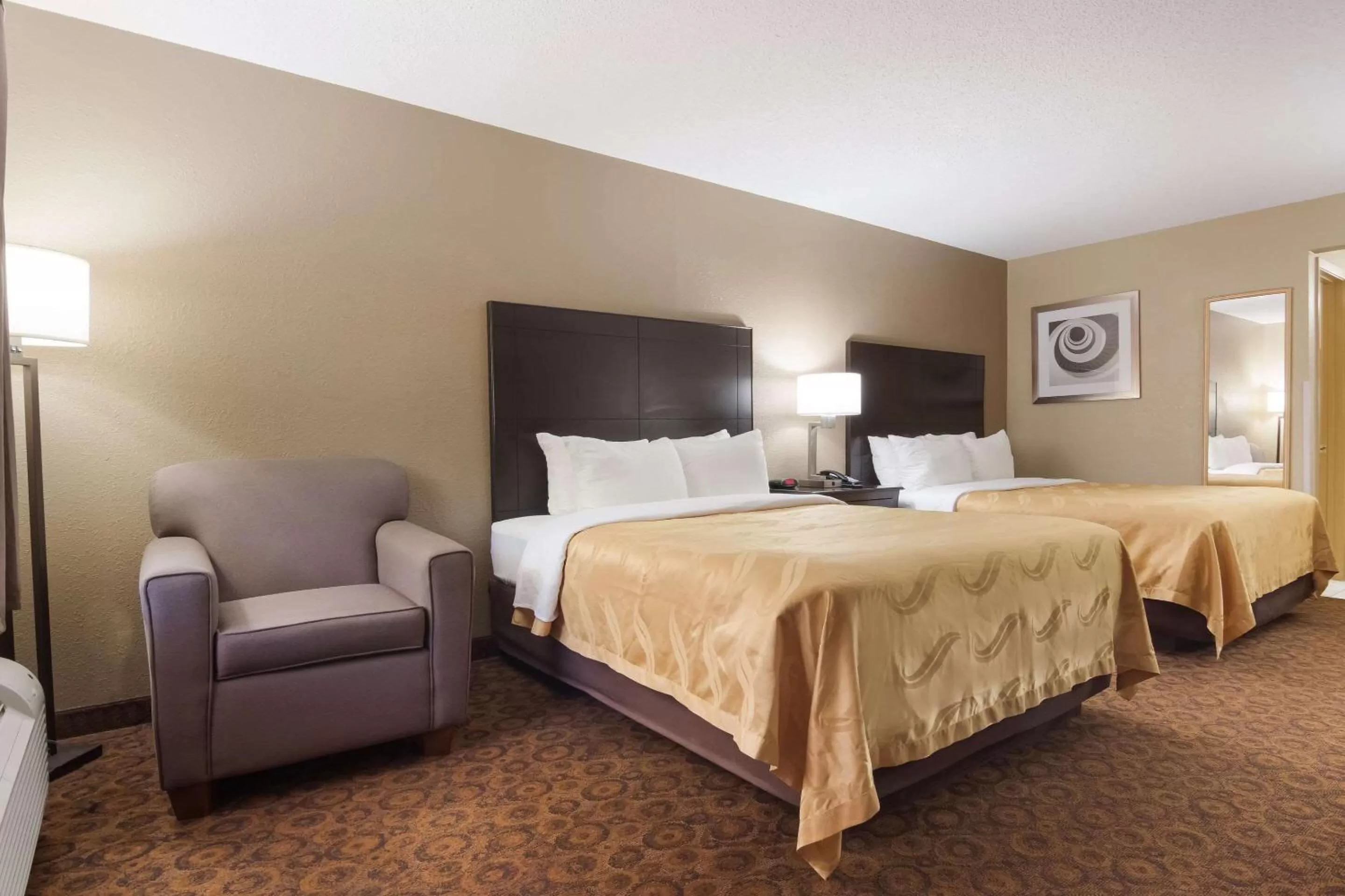 Bedroom, Bed in Quality Inn Magnolia