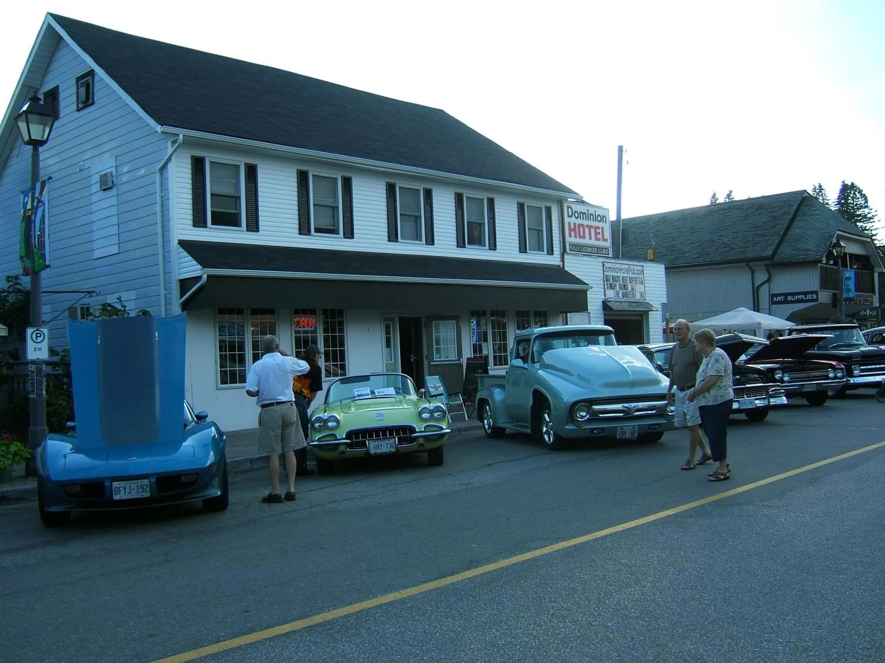 Facade/entrance in Dominion Hotel