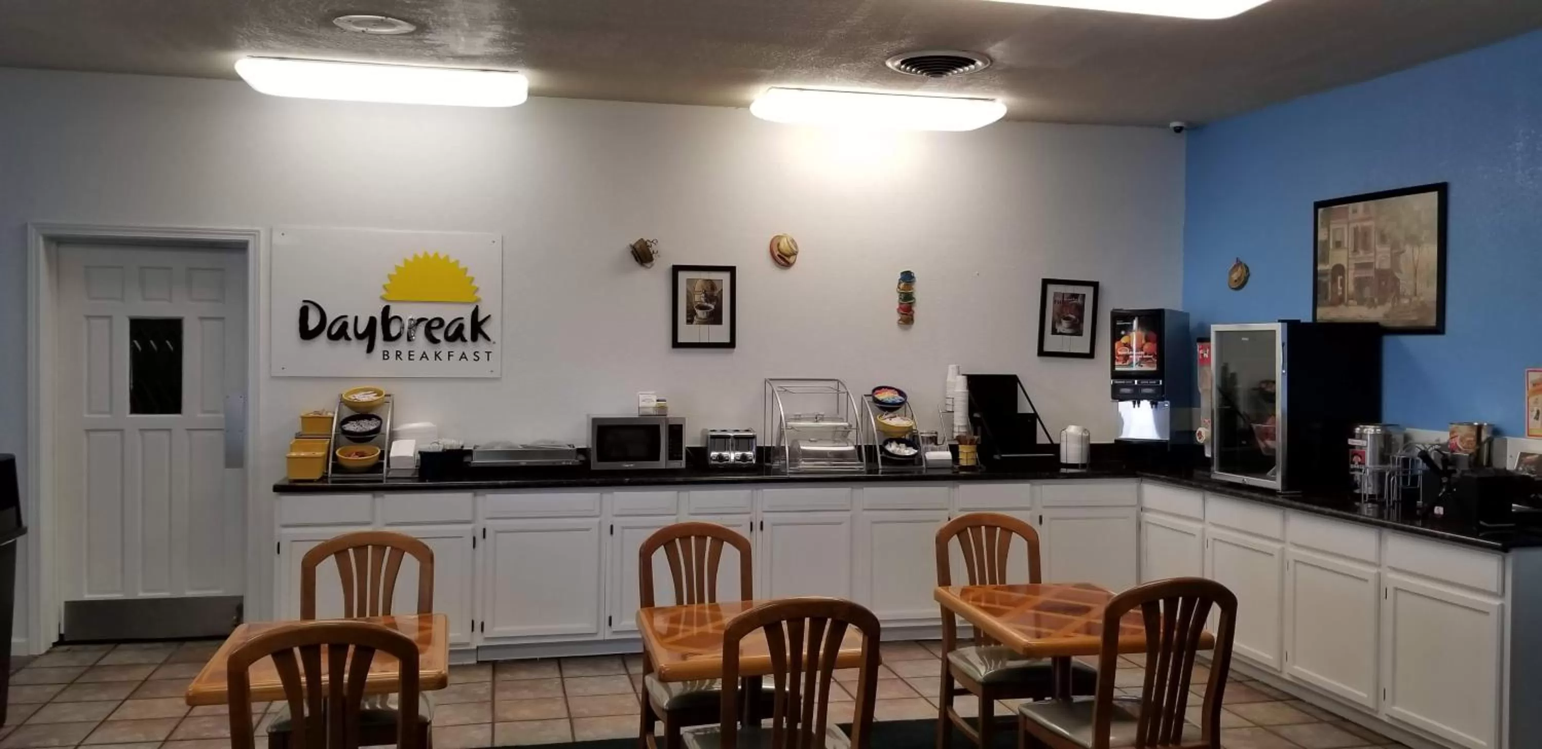 Buffet breakfast in Days Inn by Wyndham Roswell