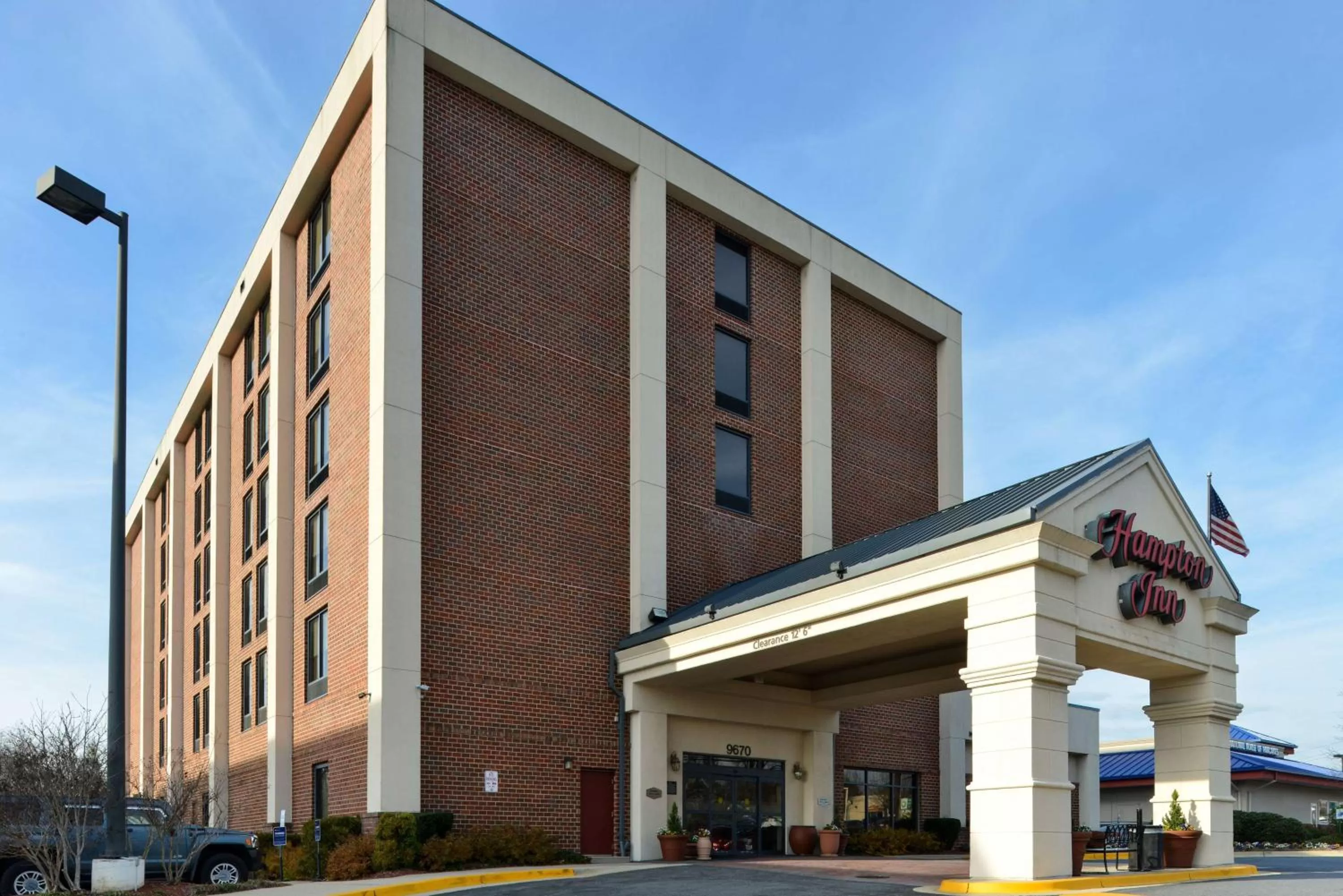 Property building in Hampton Inn College Park