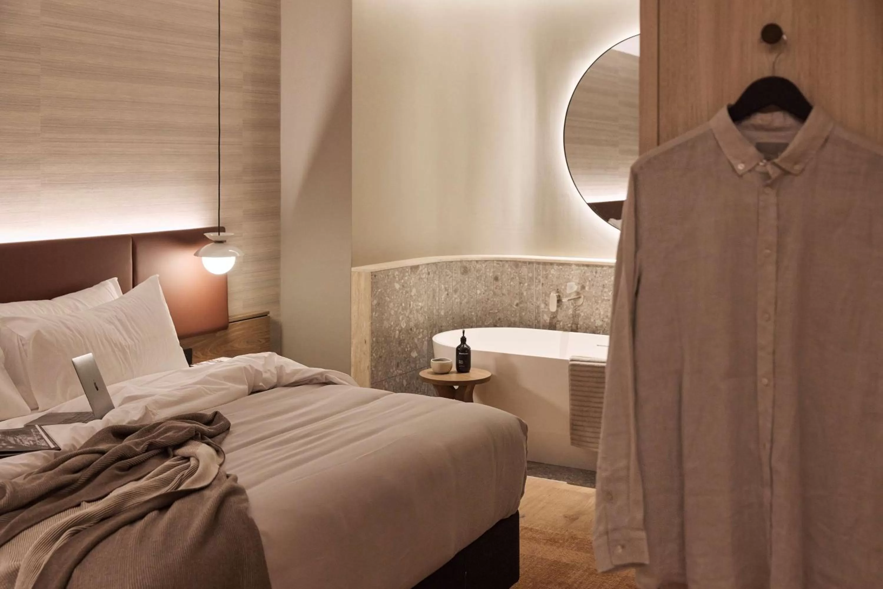 Photo of the whole room, Bed in Rydges Melbourne