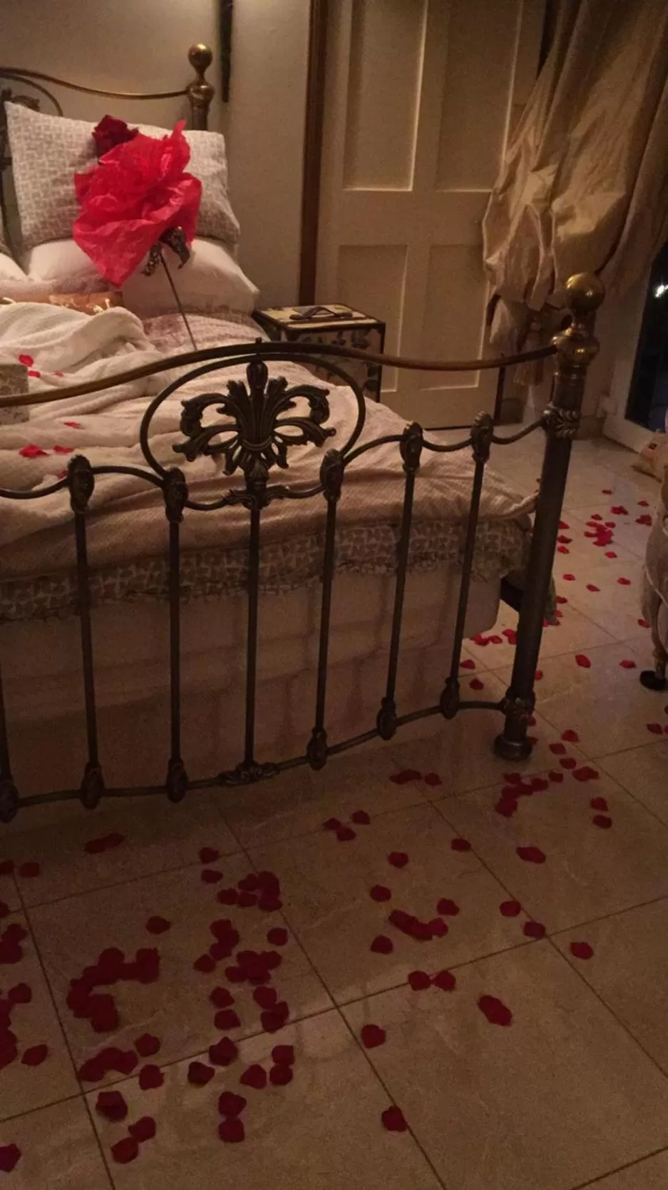 Bedroom, Bed in Retreat at The Knowe Auchincruive Estate