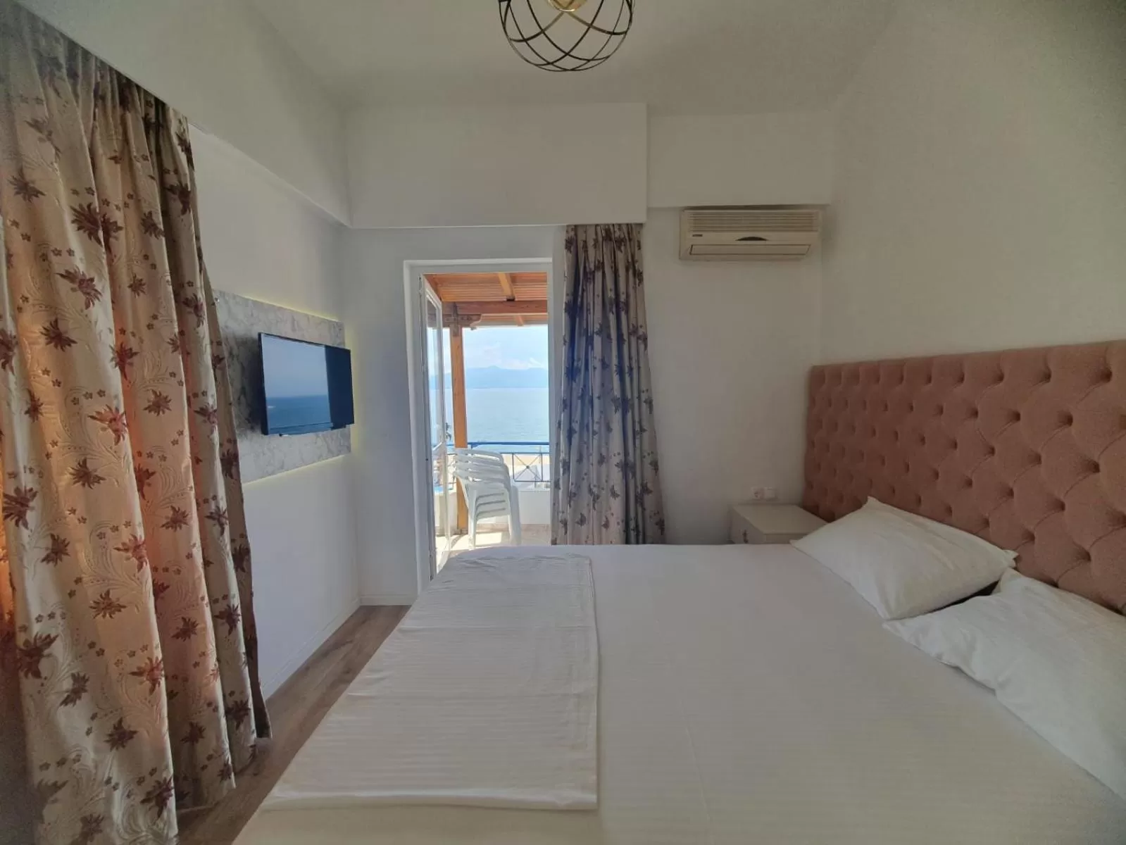 Bedroom in Murati Suites Sarandë