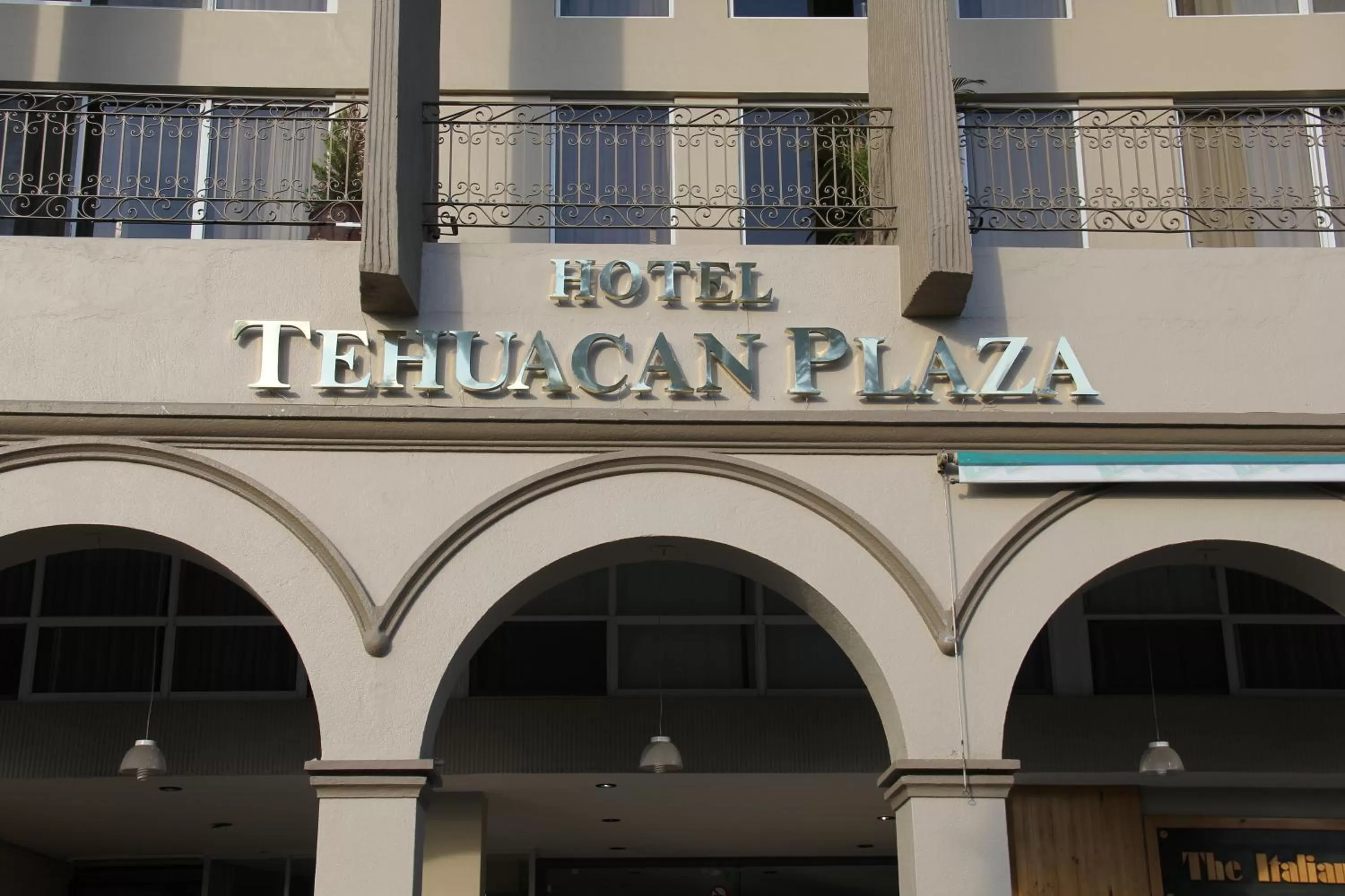 Facade/entrance in Hotel Tehuacan Plaza