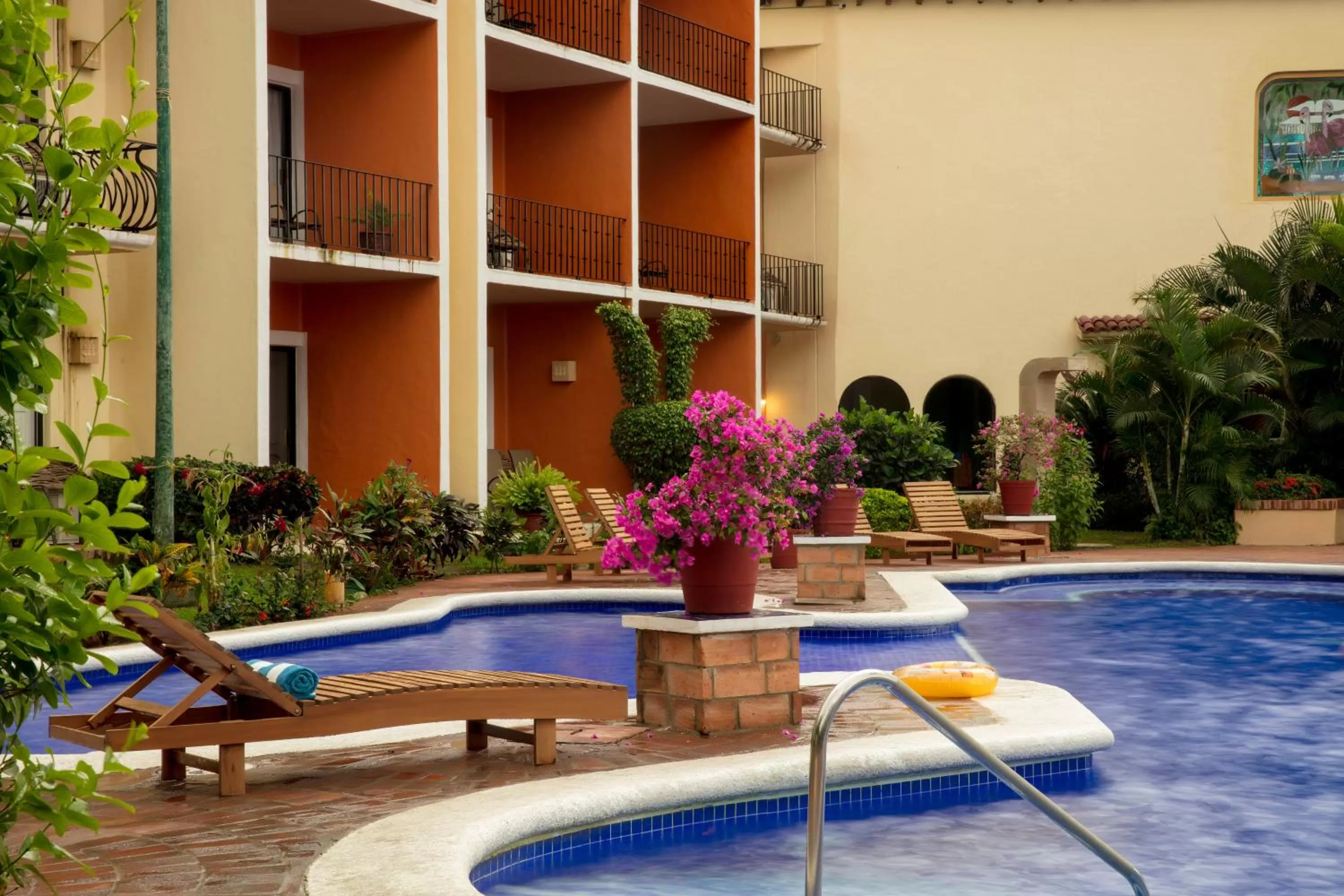 Swimming pool in Flamingo Vallarta Hotel & Marina