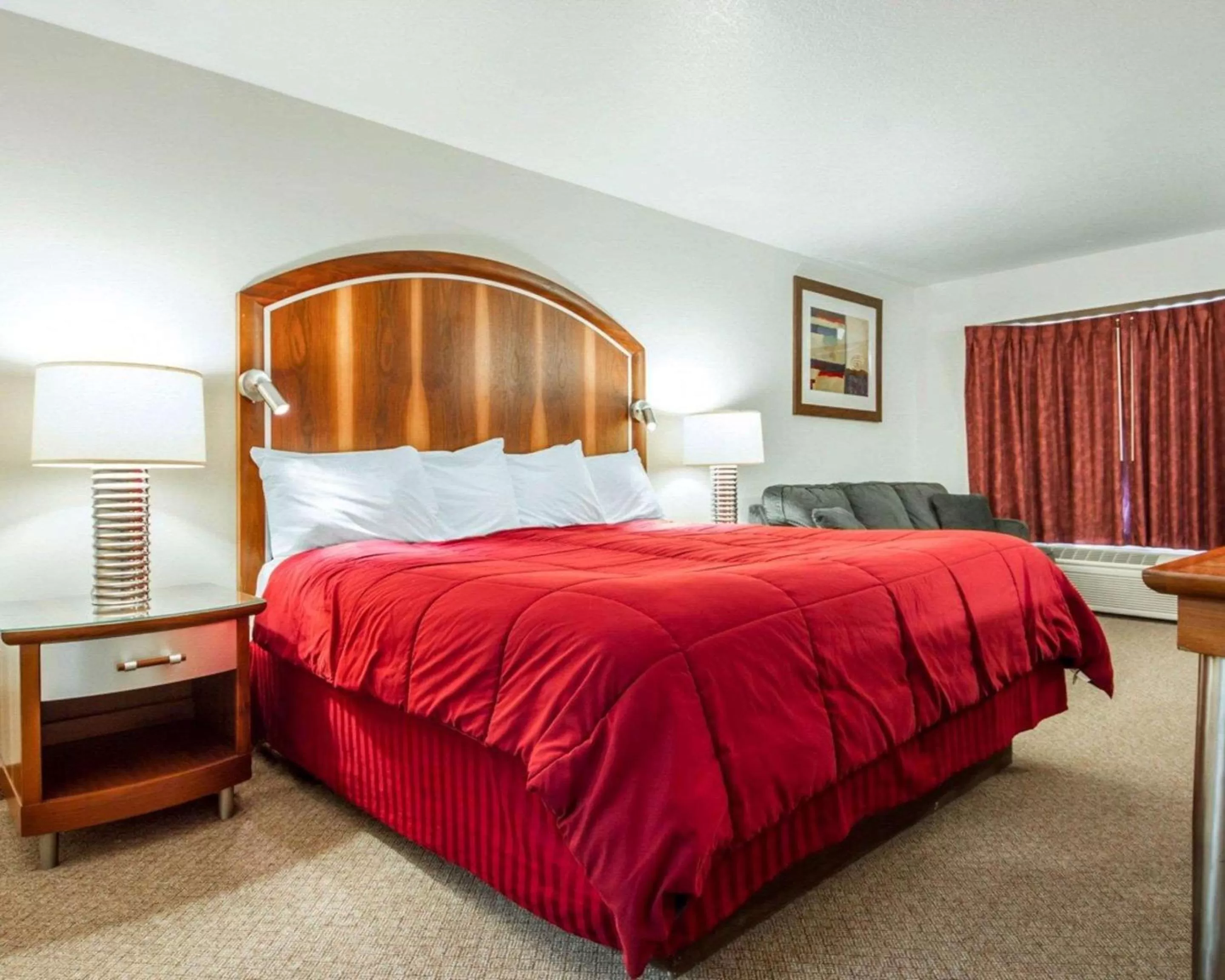 Photo of the whole room in Sea Drift Inn