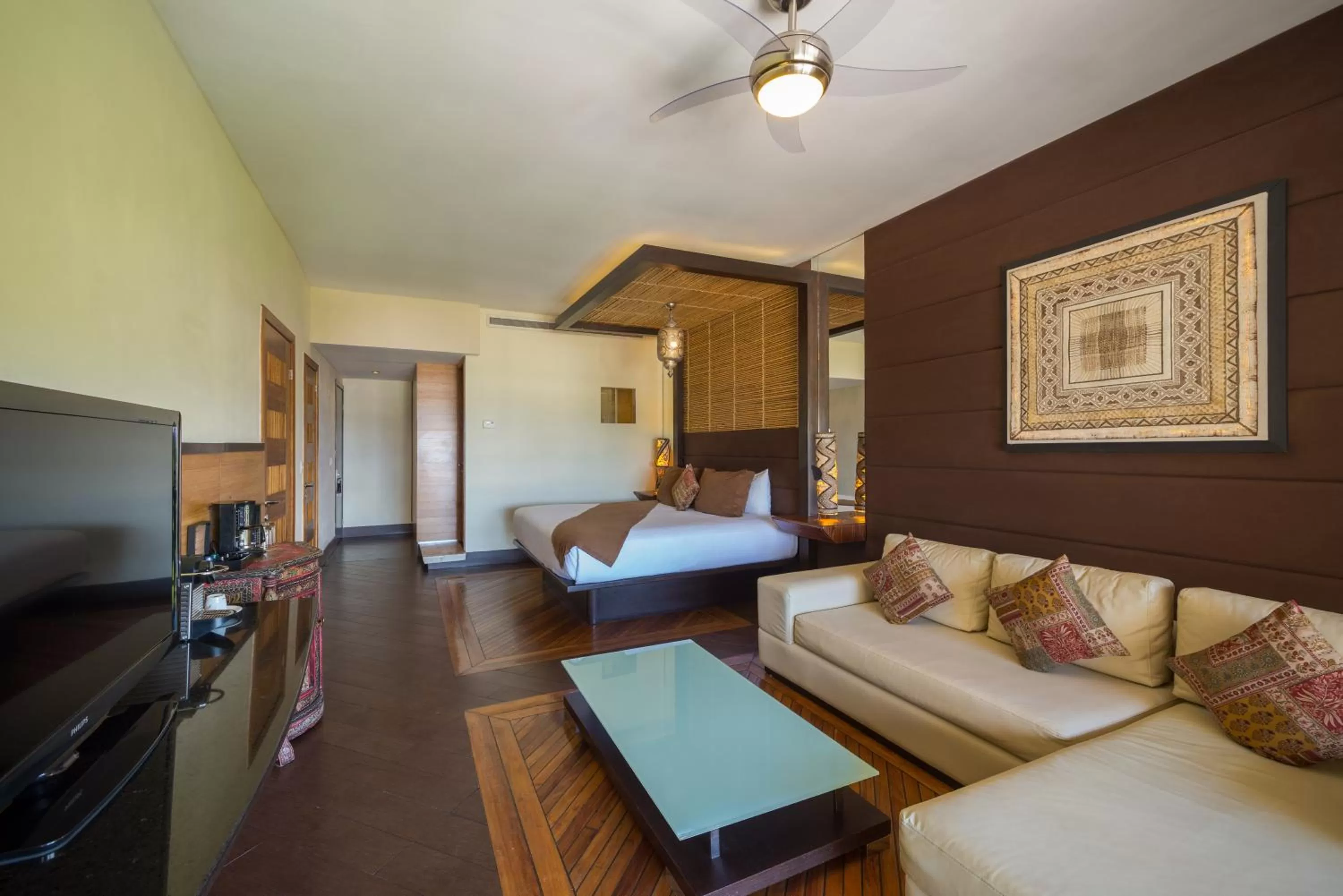 Photo of the whole room, Bed in La Divina by Aldea Thai