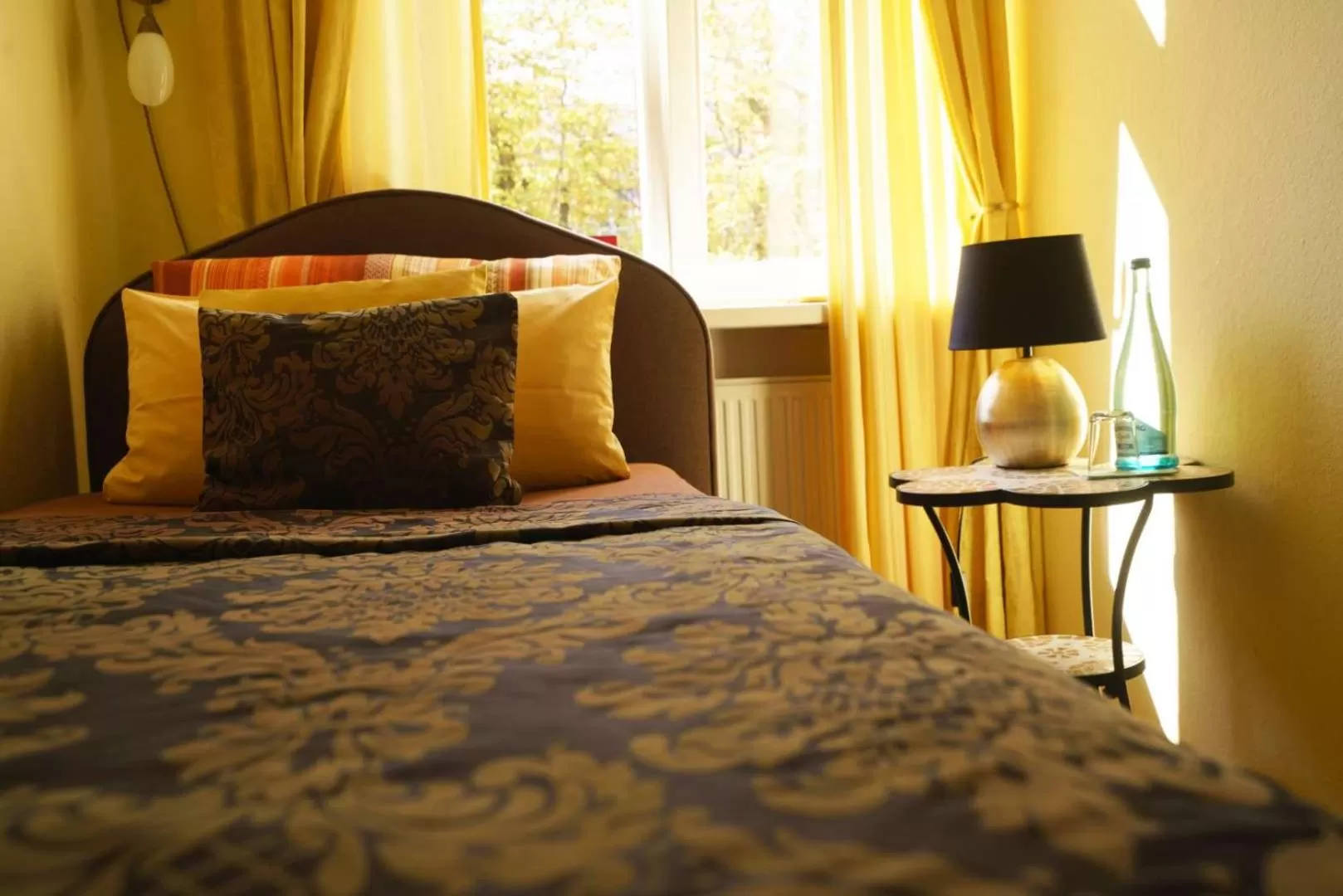 Living room, Bed in Boutique Hotel Mittendrin Berlin