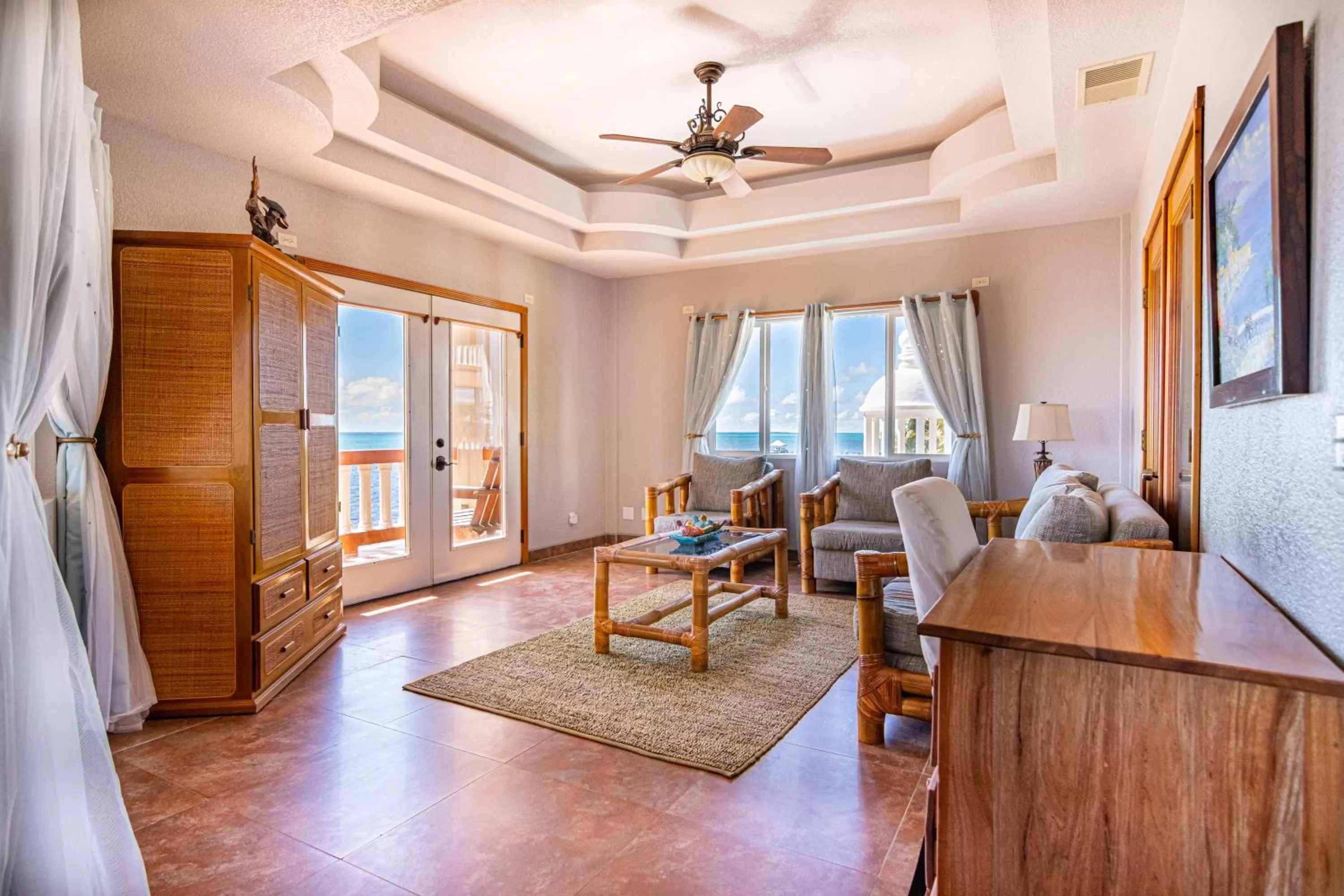 TV and multimedia in Lighthouse Beach Villas