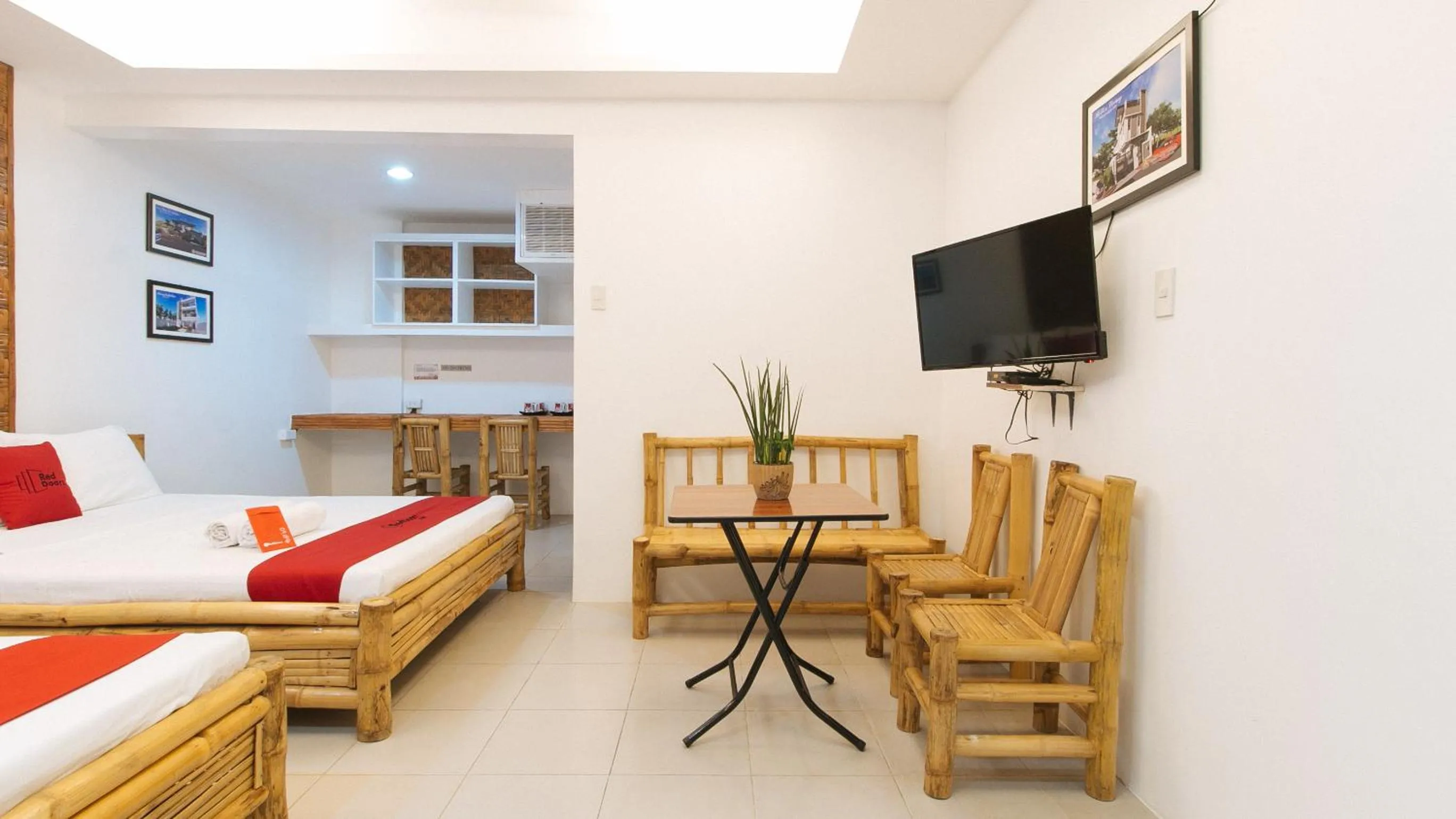 TV and multimedia, Bed in RedDoorz at DBuilders Rooms Ph1 Taguig