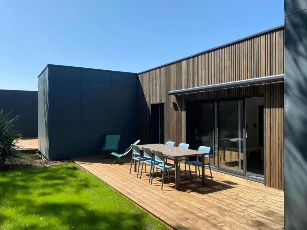 Facade/entrance in Côté Océan Resort