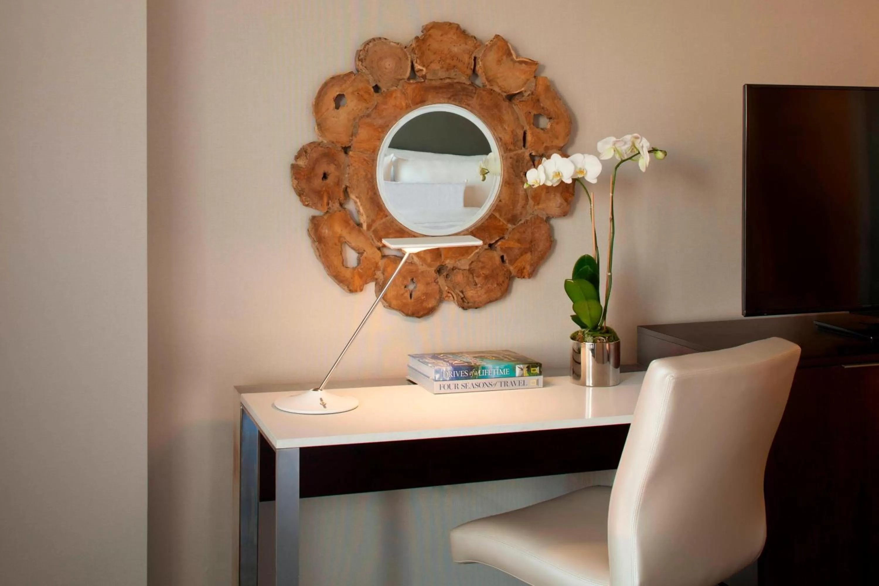 Photo of the whole room in The Westin Washington, D.C. City Center