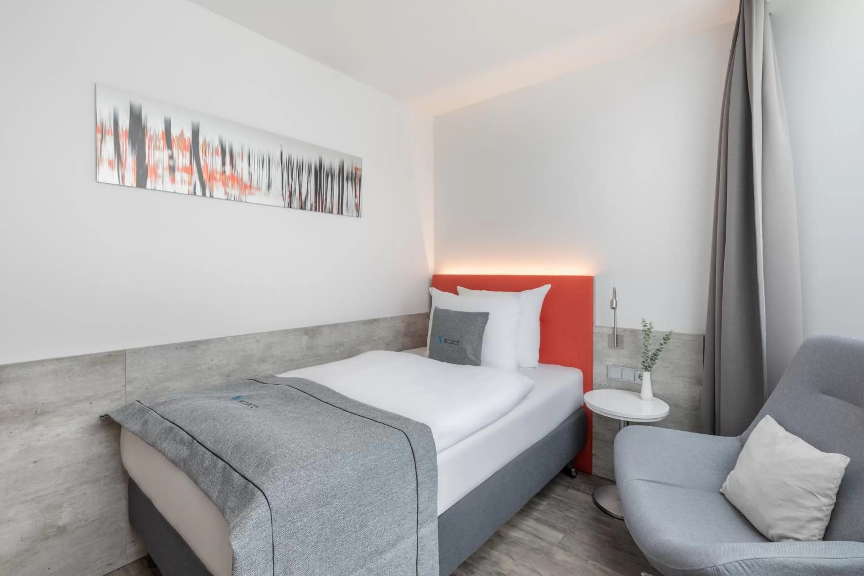 Photo of the whole room, Bed in Select Hotel Wiesbaden City