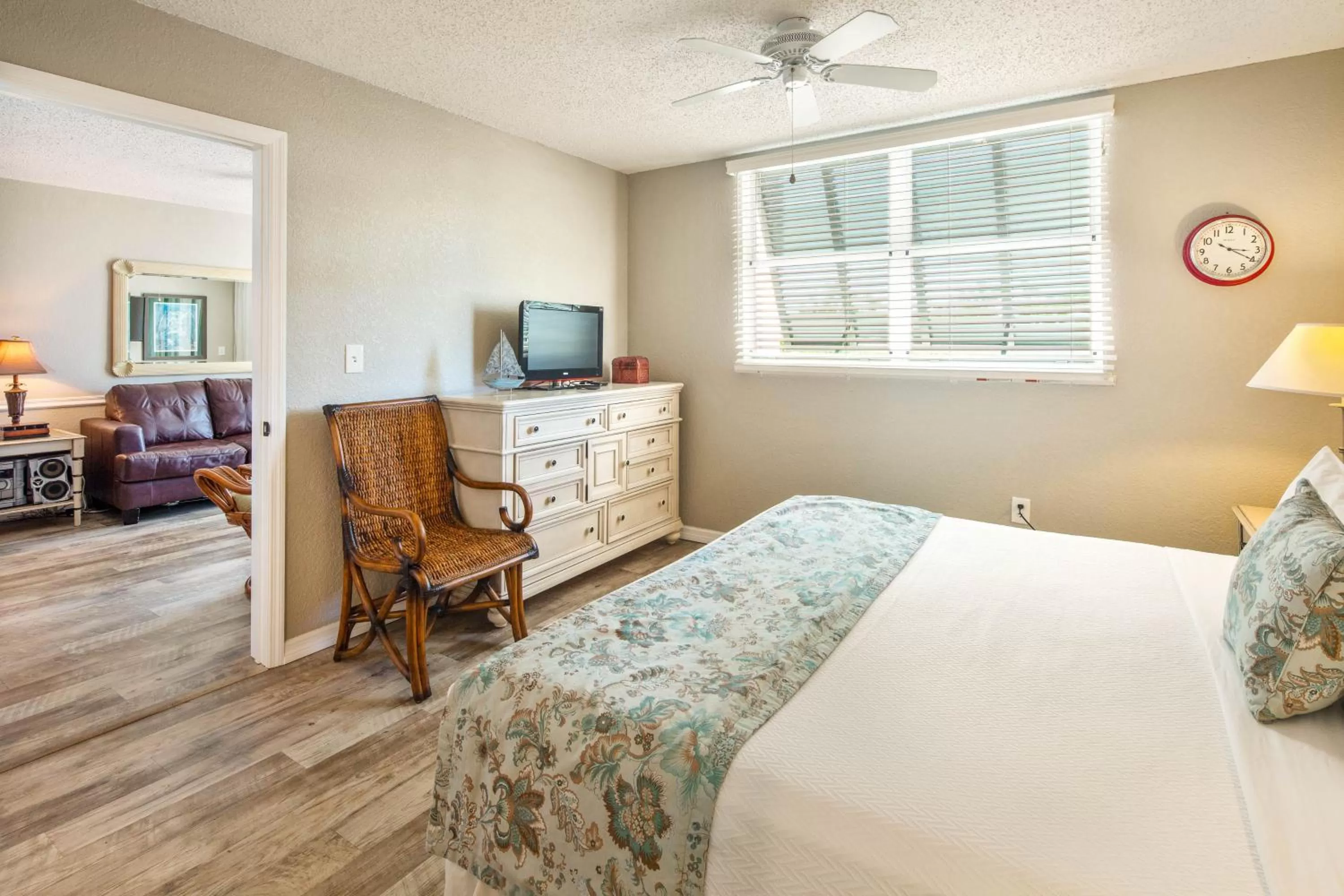 Sunrise Suites Tahiti Suite #104