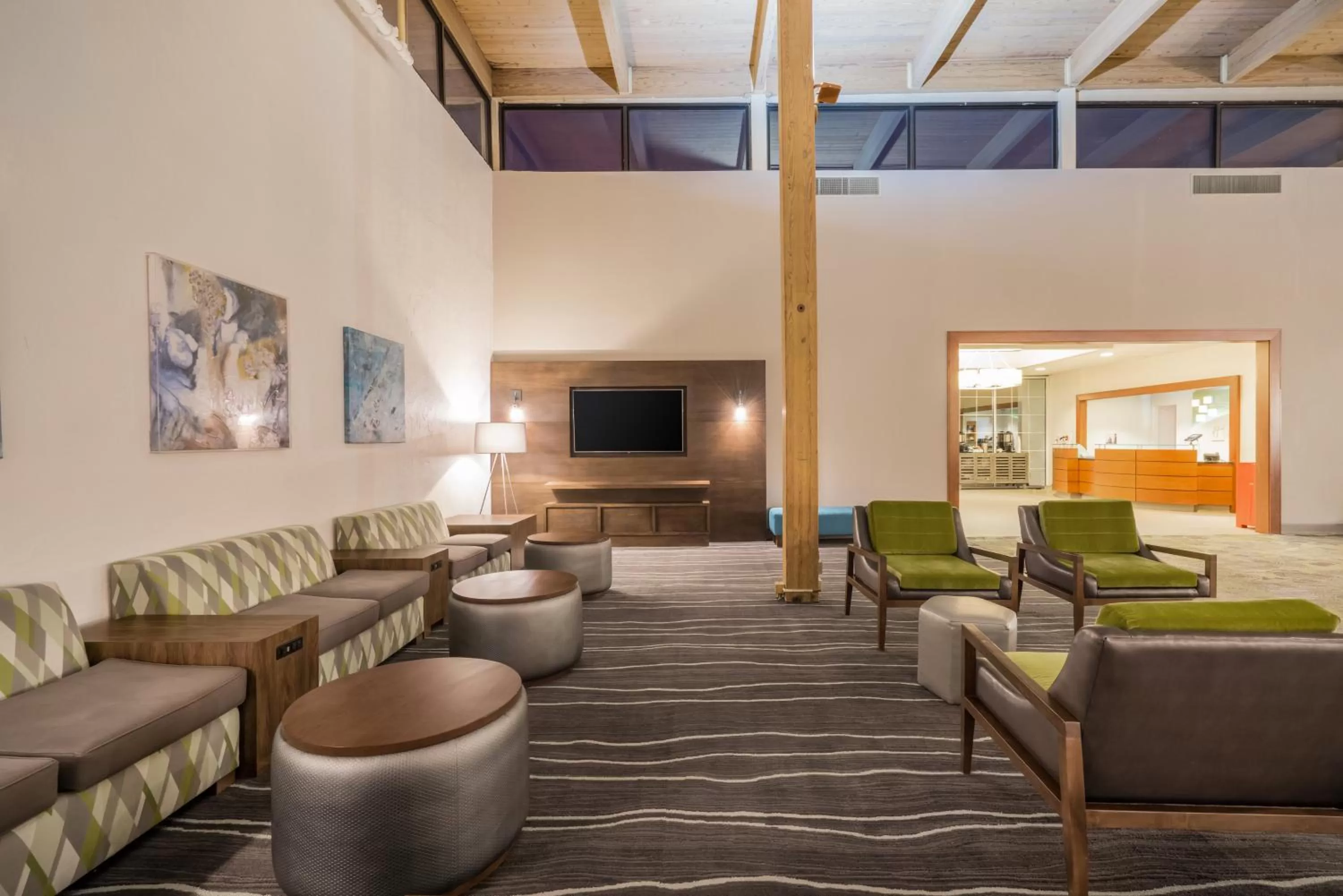 Lobby or reception in enVision Hotel & Conference Center Mansfield-Foxboro