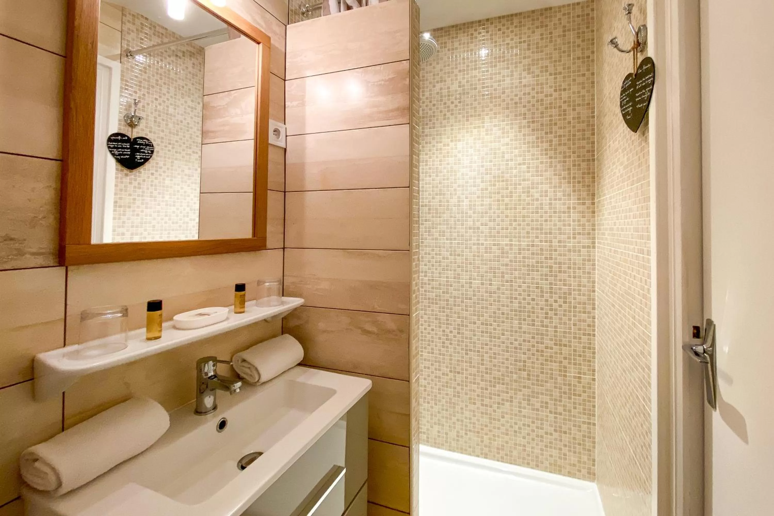 Bathroom in Hotel Le Magnan