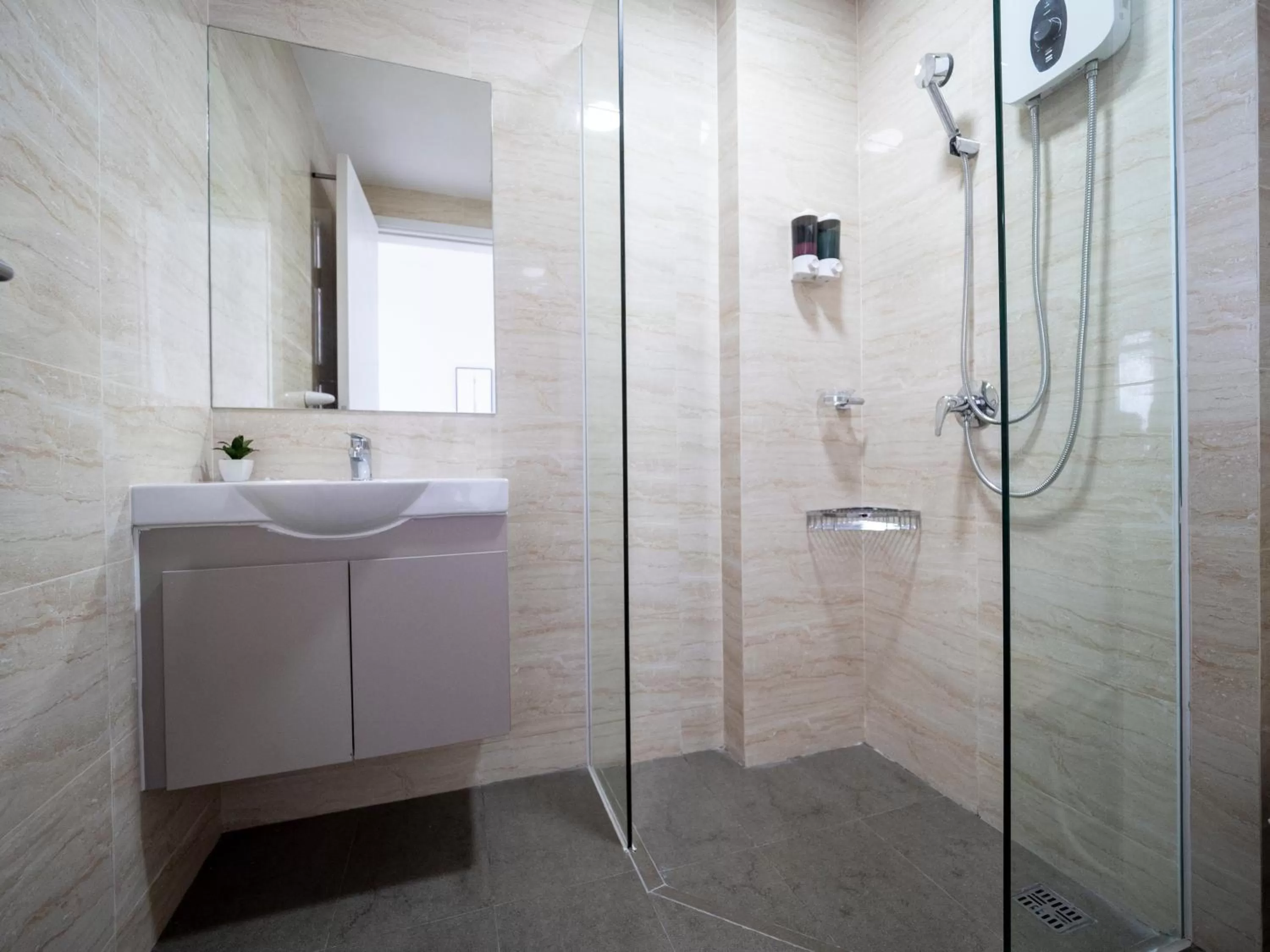 Shower in The Bridge Club