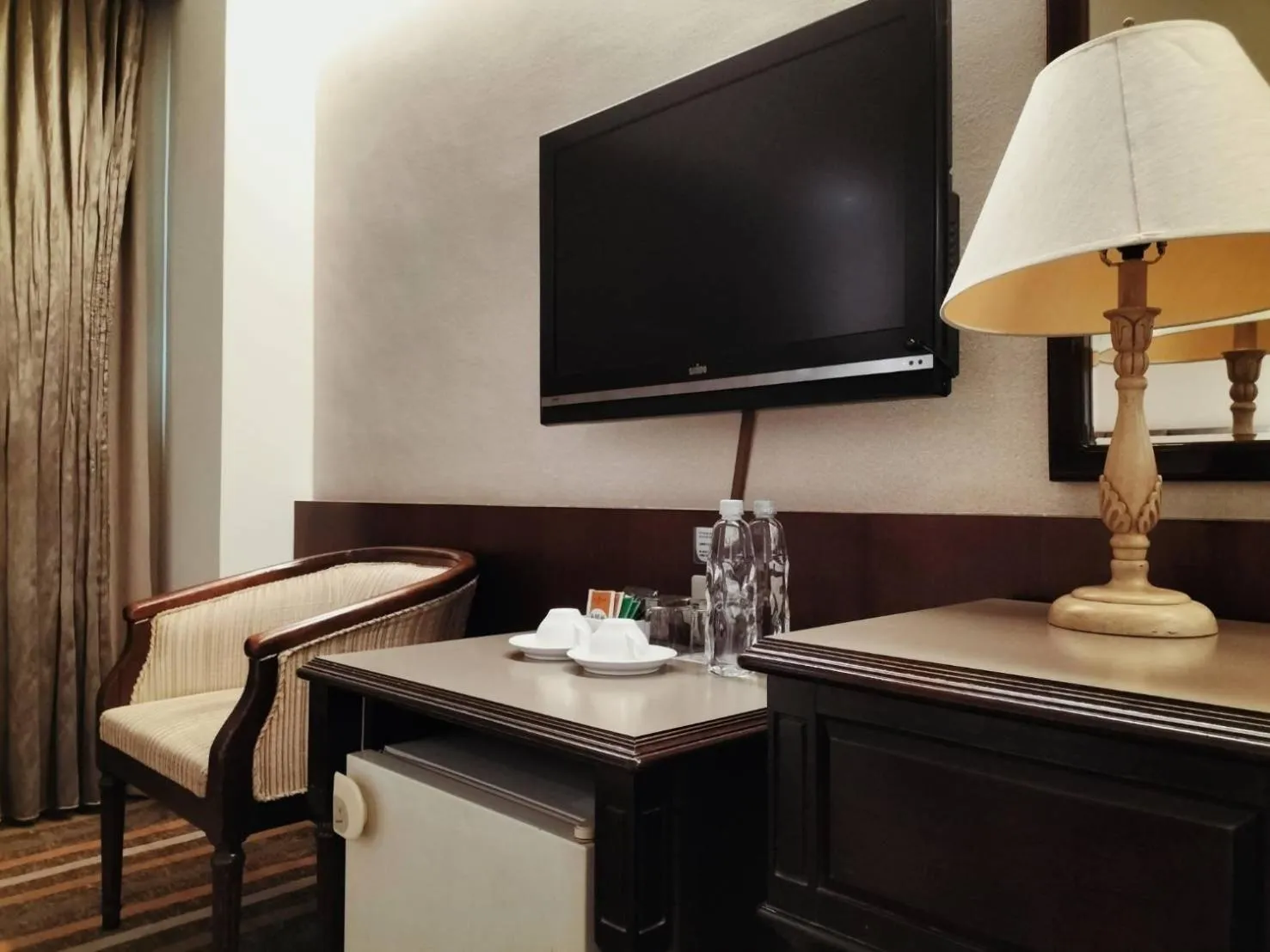 TV and multimedia in Urban Hotel33