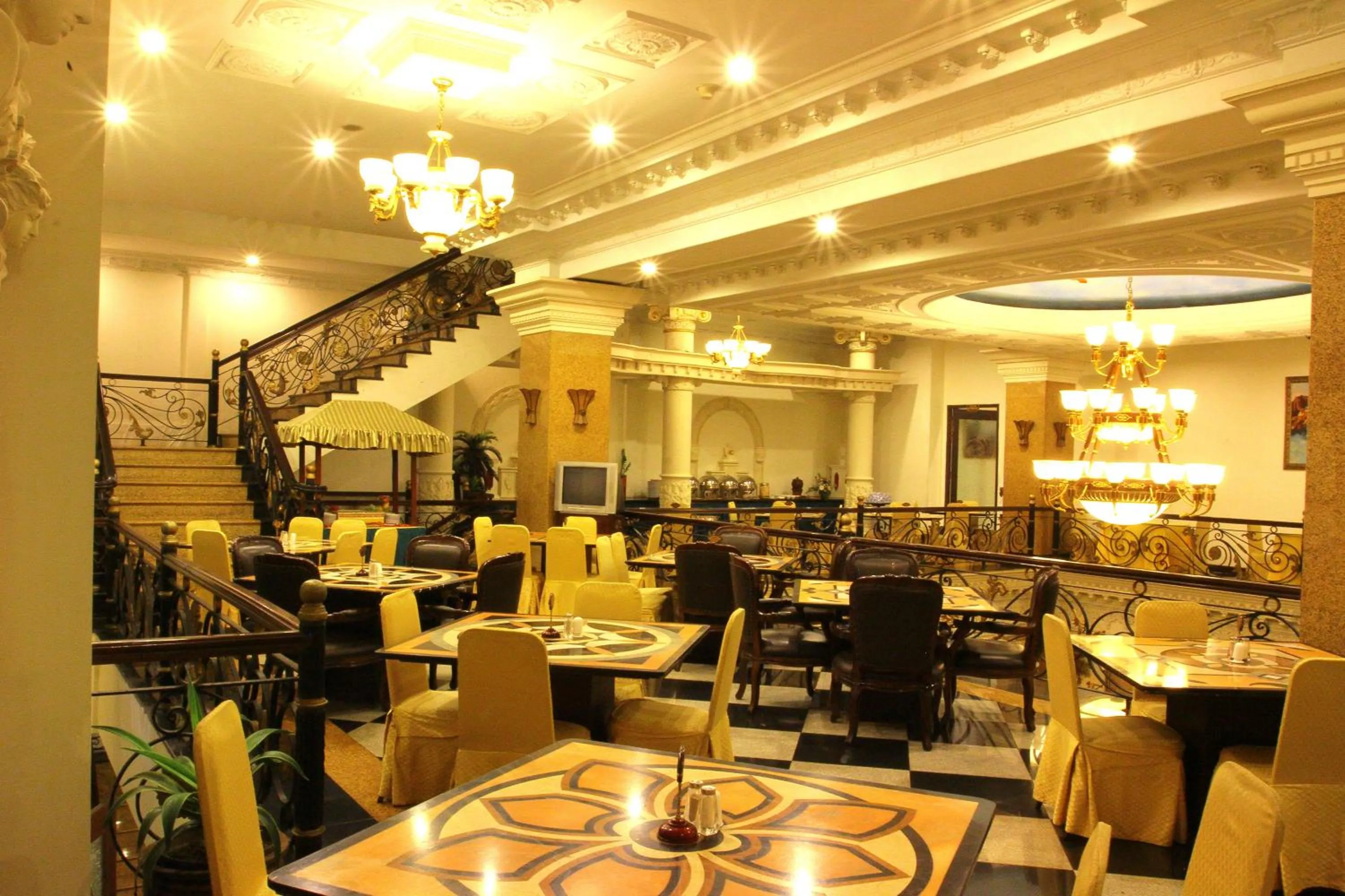 Restaurant/places to eat in The Grand Palace Hotel Malang