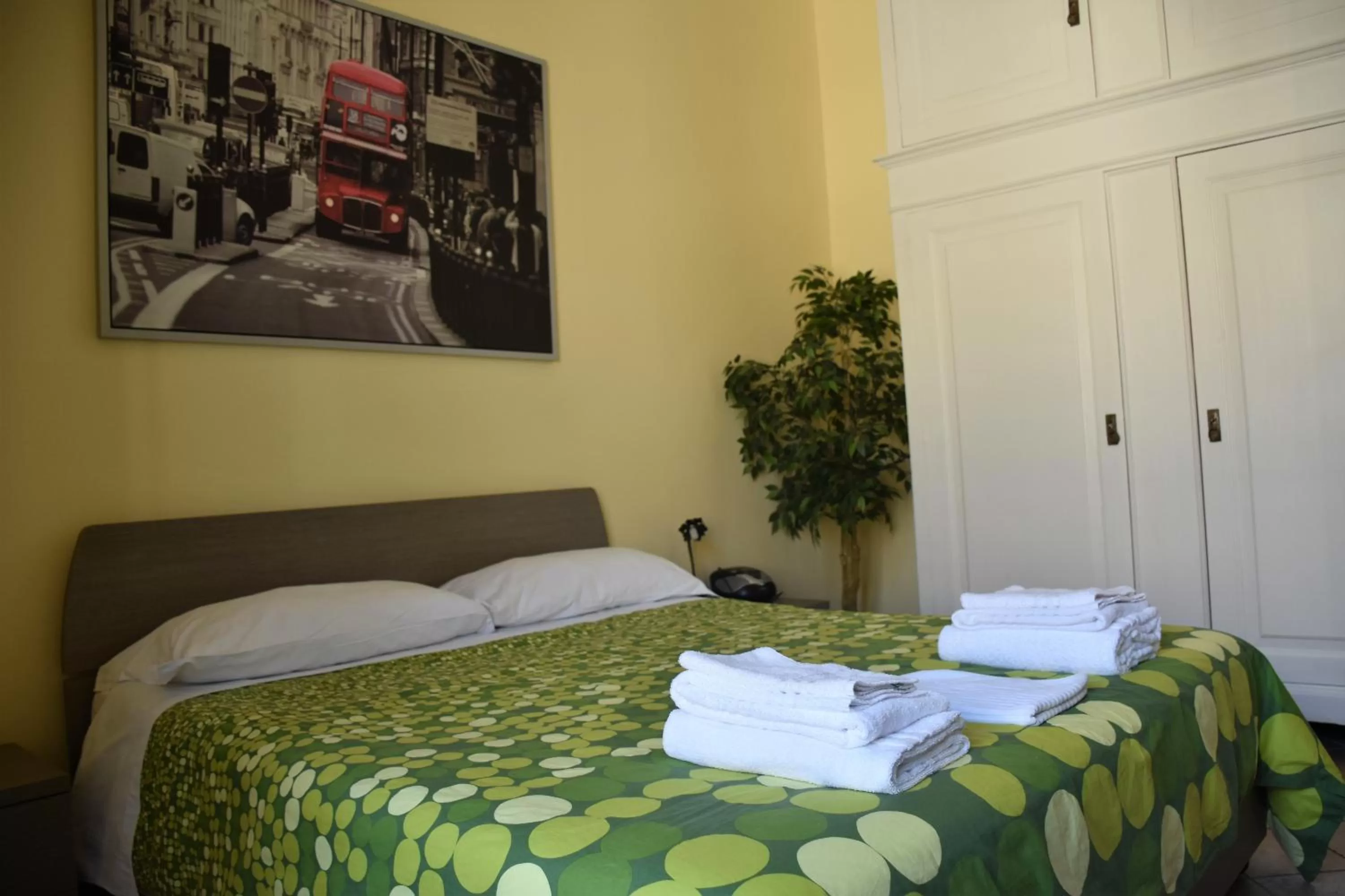 Photo of the whole room, Bed in B&B al Teatro Massimo