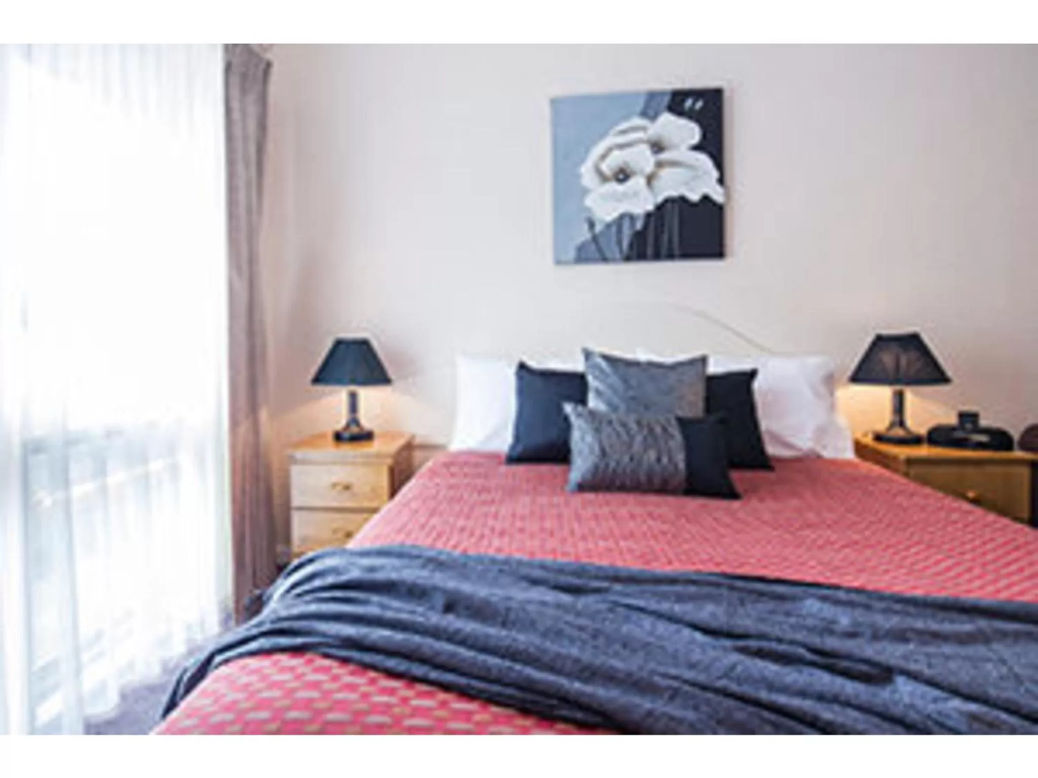 Bed in Mid City Motel