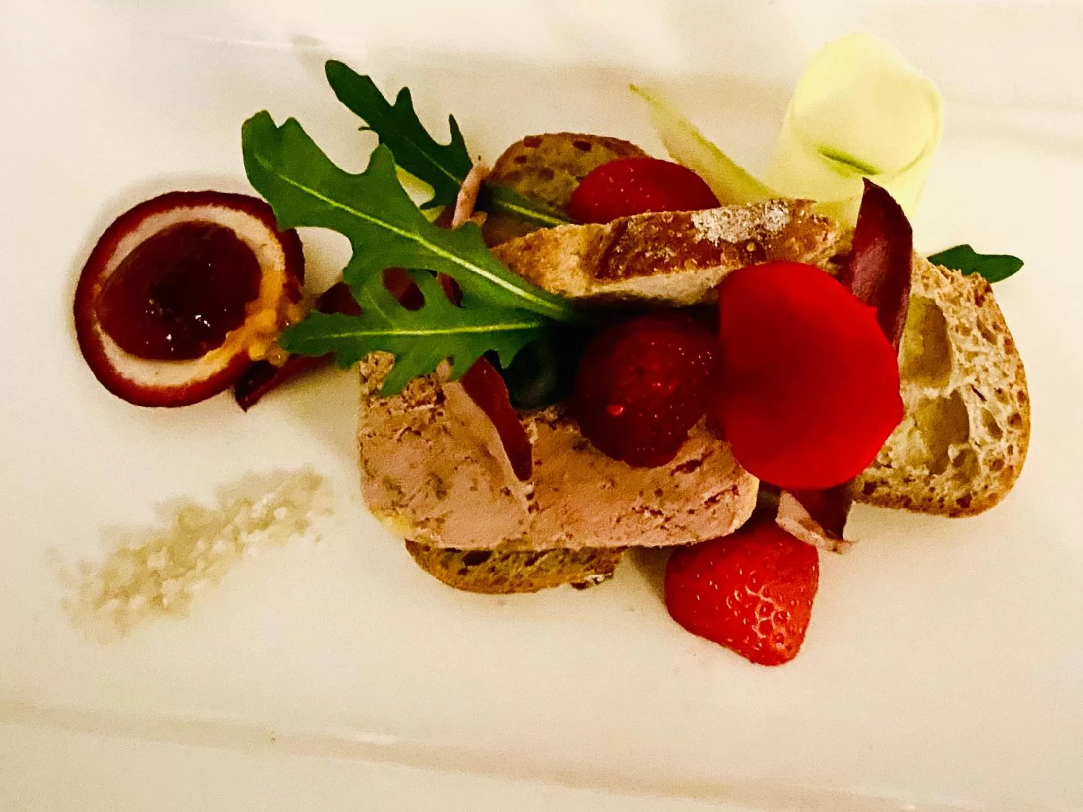 Restaurant/places to eat in Le Cheval Blanc