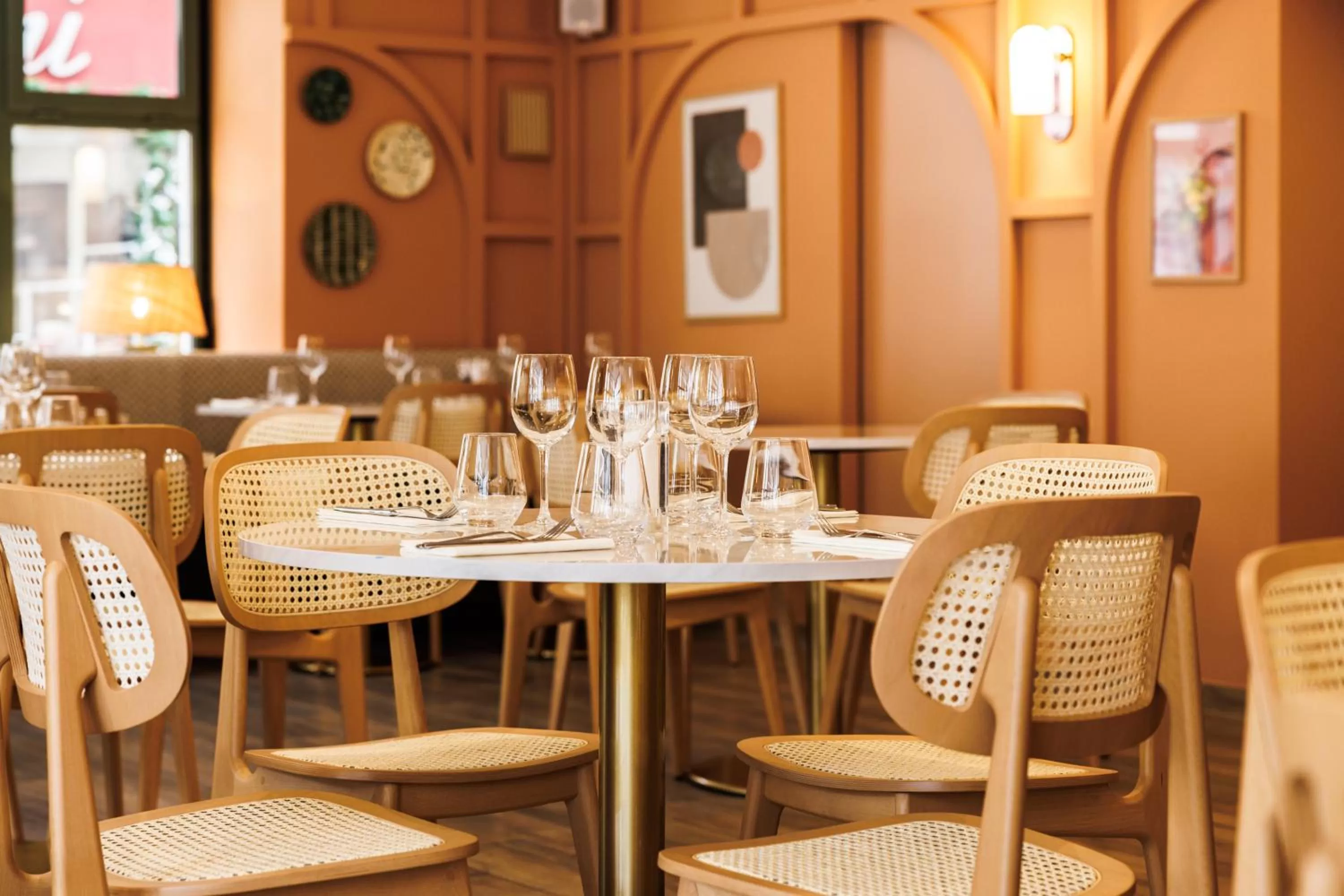 Restaurant/places to eat in Grand Hotel d'Orange, BW Signature Collection