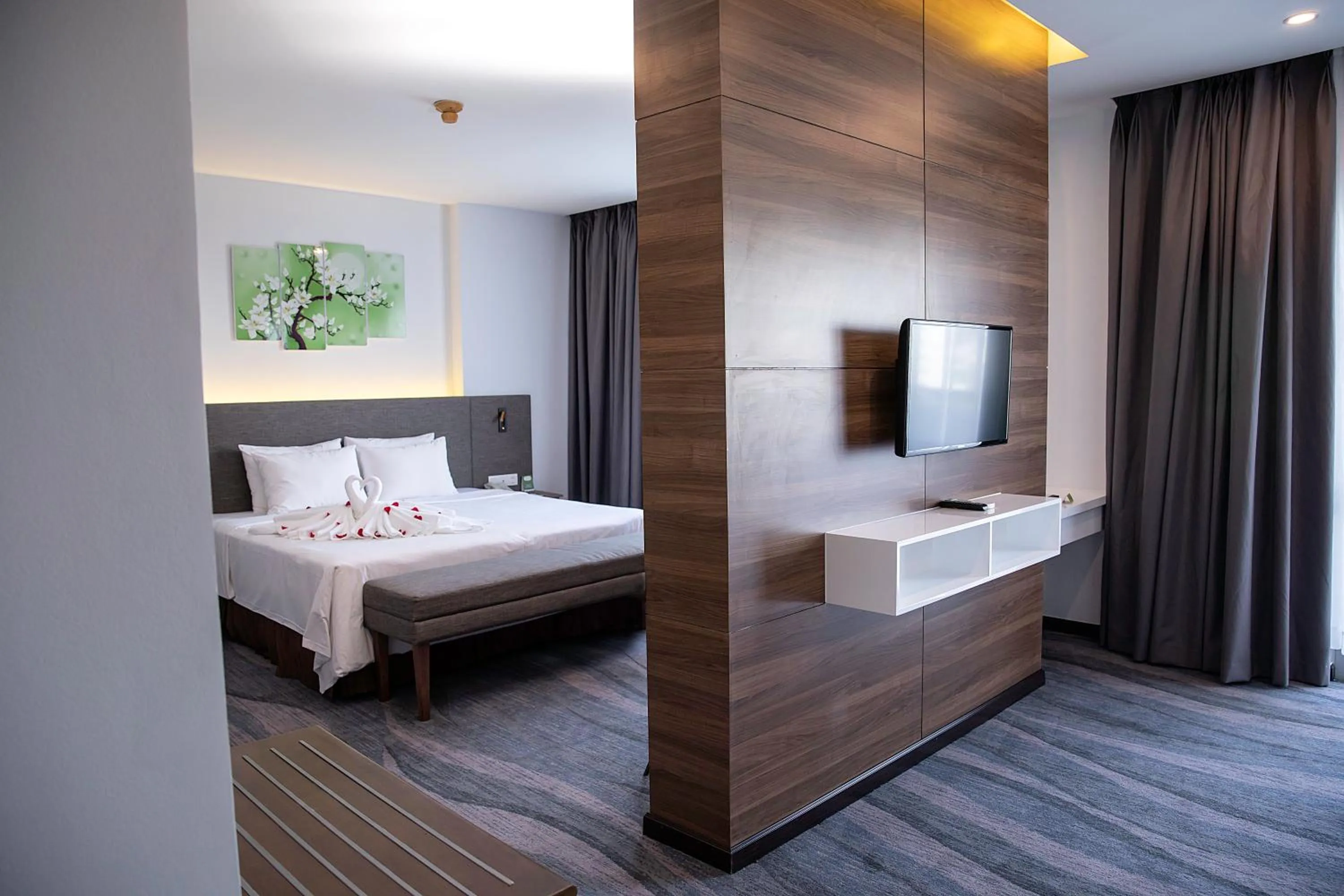 Bed in Liberty Hotel Saigon Parkview