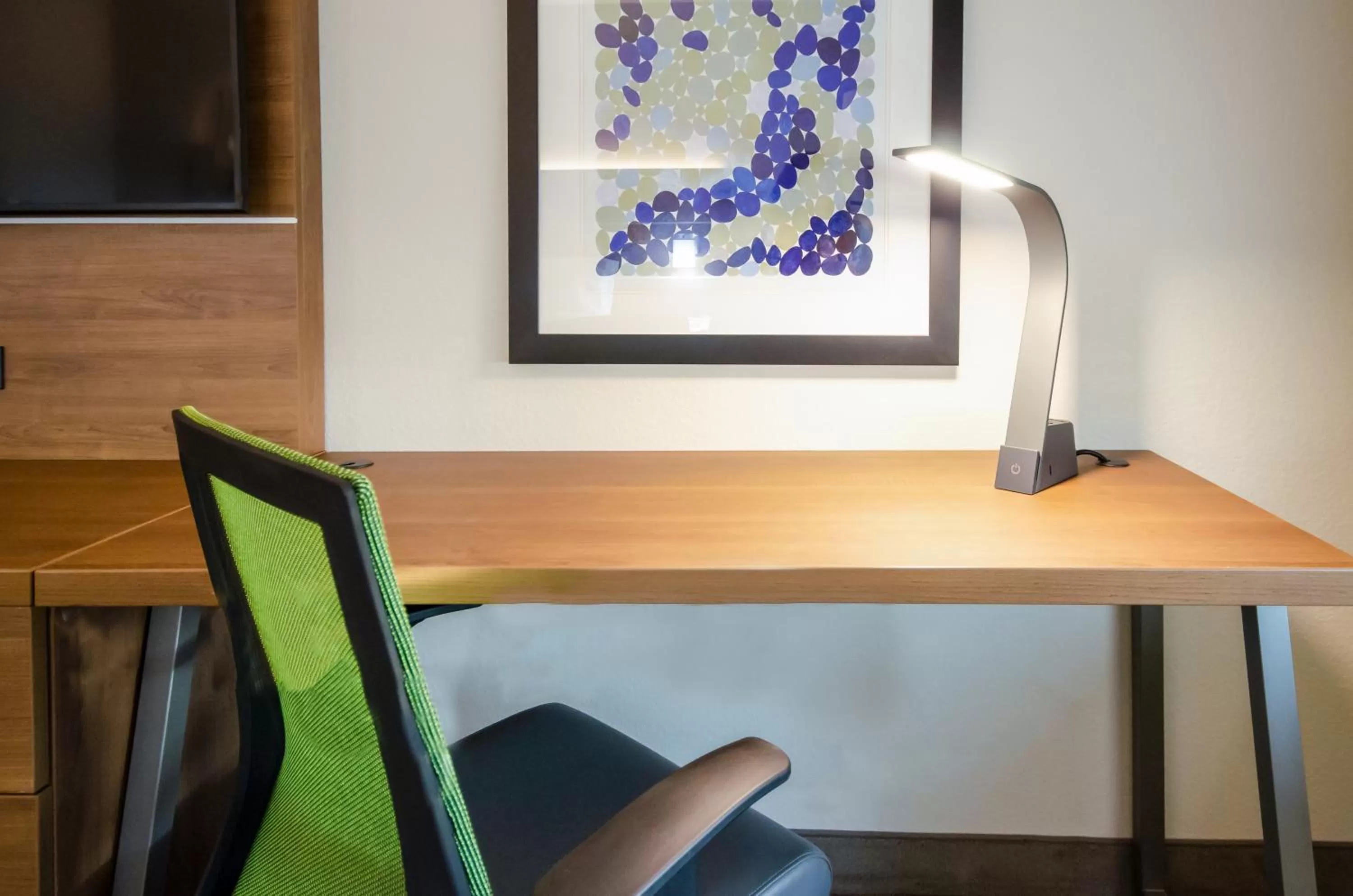 hair dresser in Holiday Inn Express & Suites Taylor by IHG