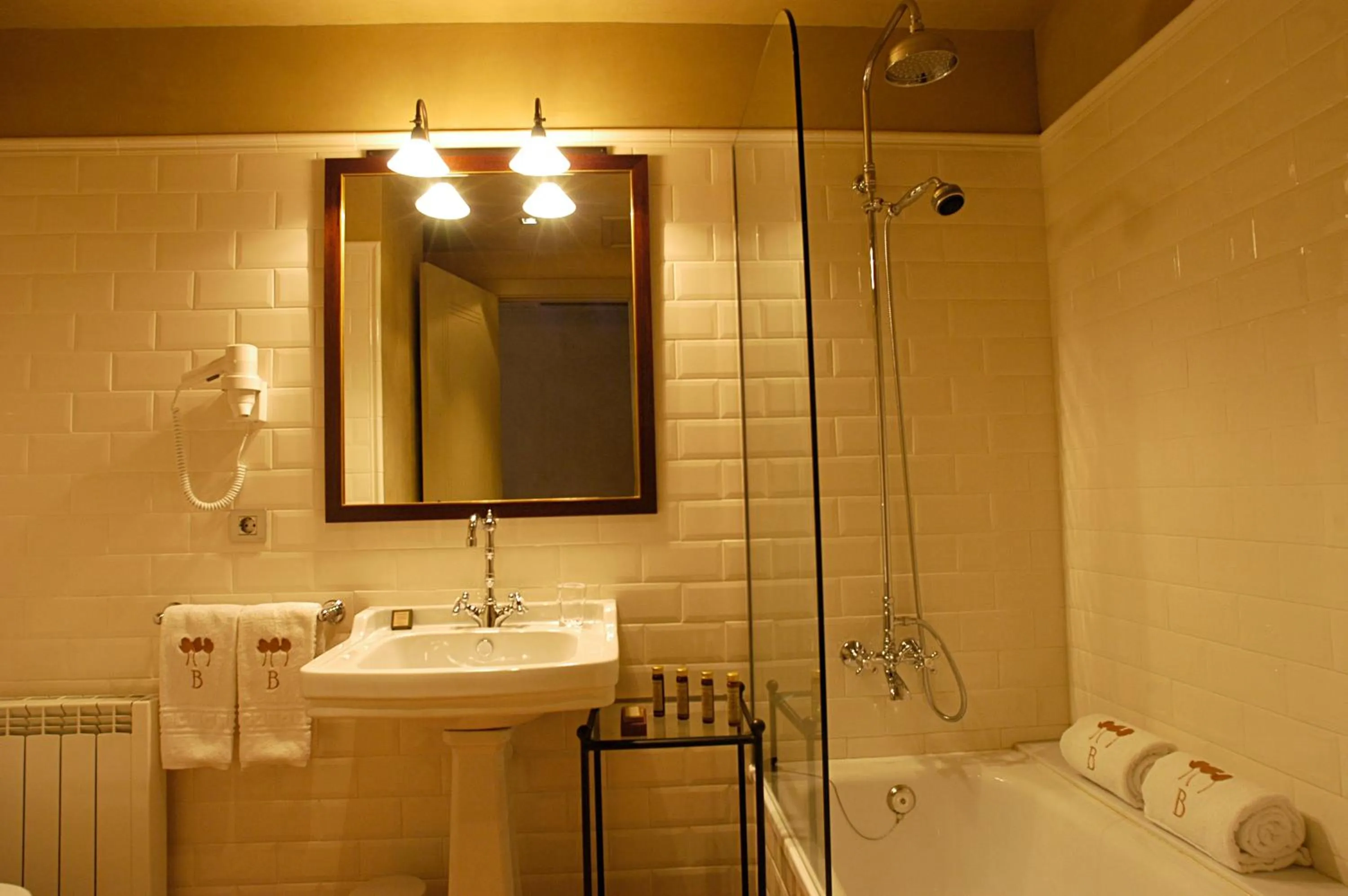 Bathroom in Bremon Boutique Hotel by Duquessa Hotel Collection