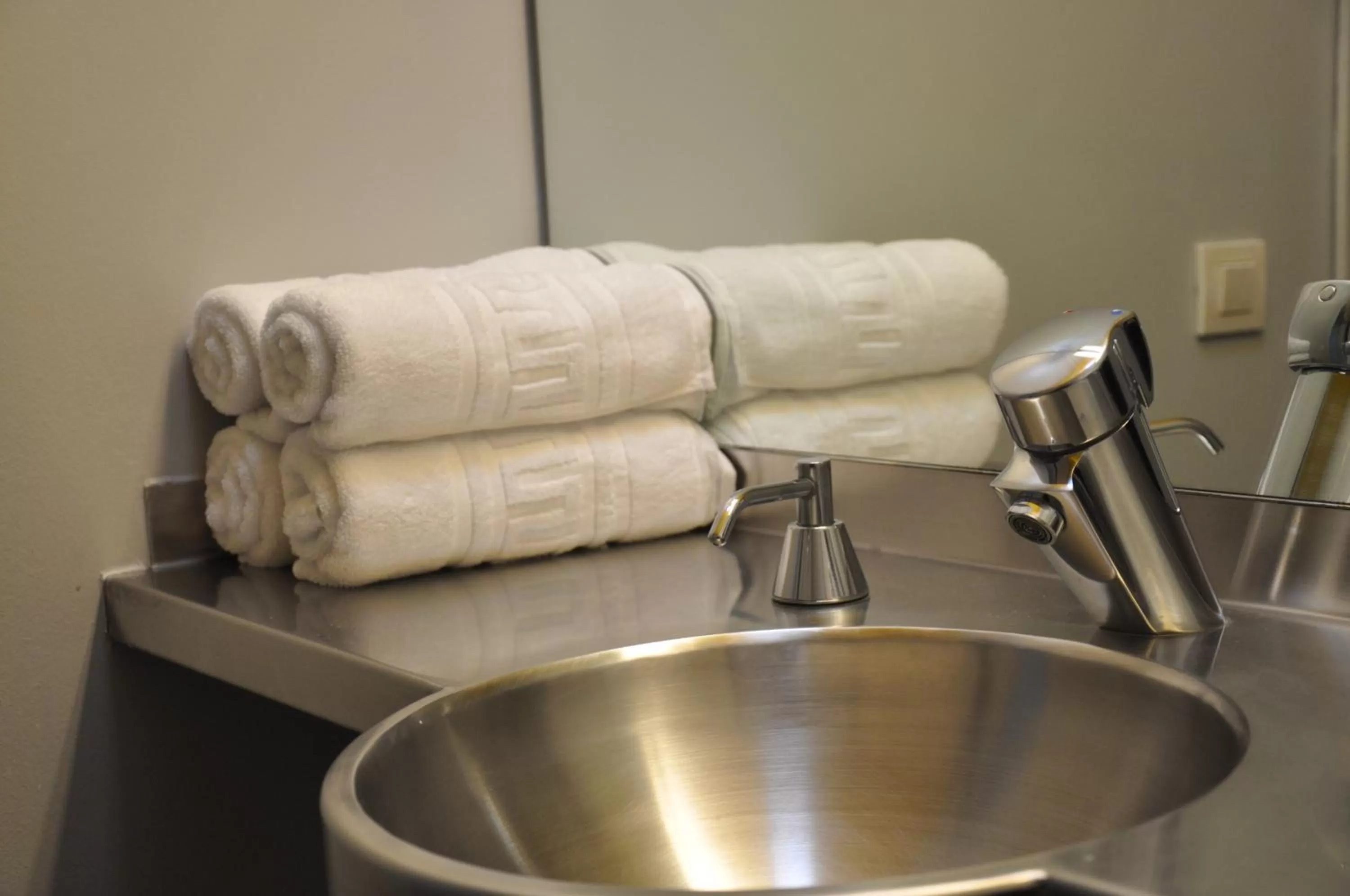 Bathroom, Kitchen/Kitchenette in Centre Esplai Albergue