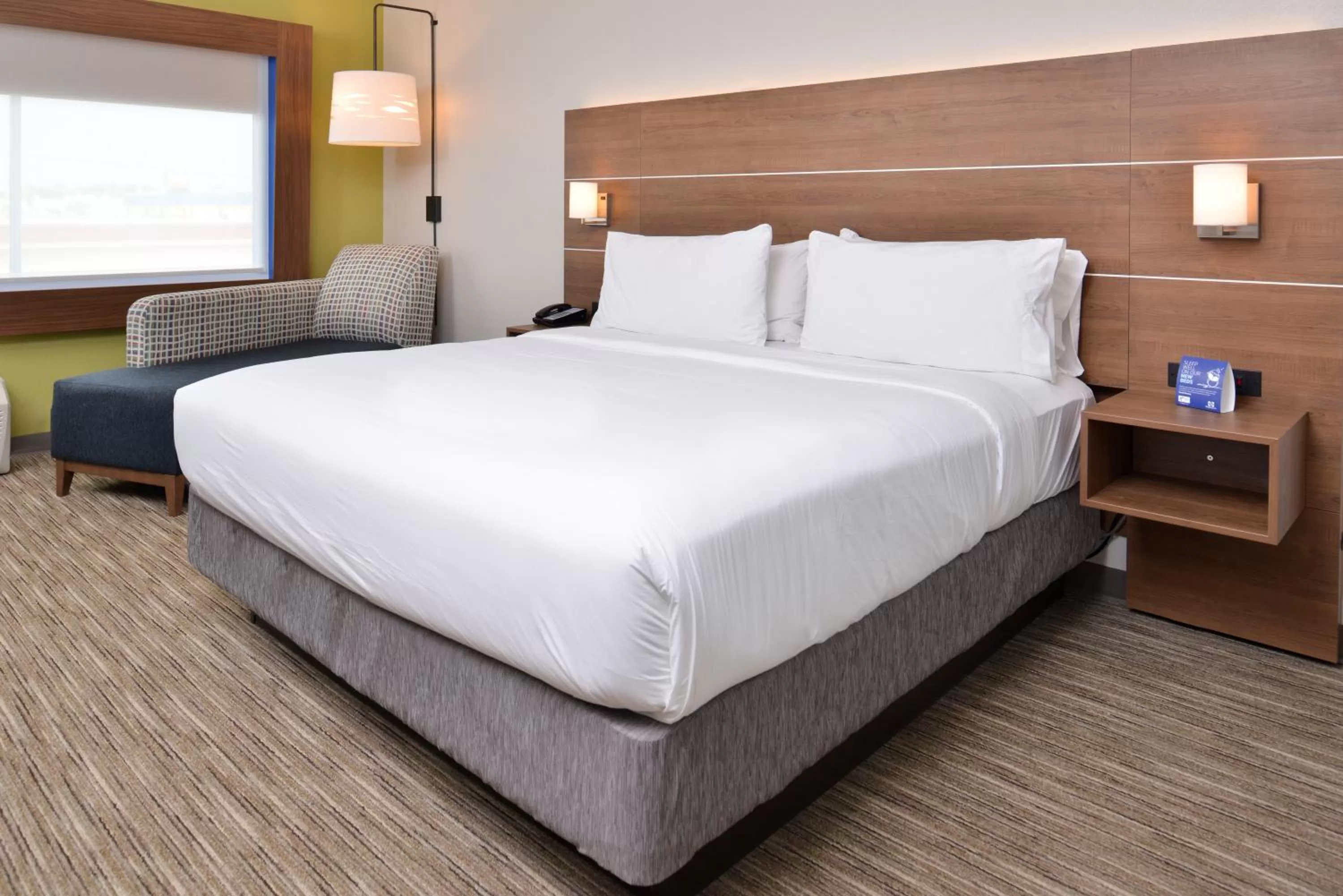 Photo of the whole room, Bed in Holiday Inn Express - Early by IHG