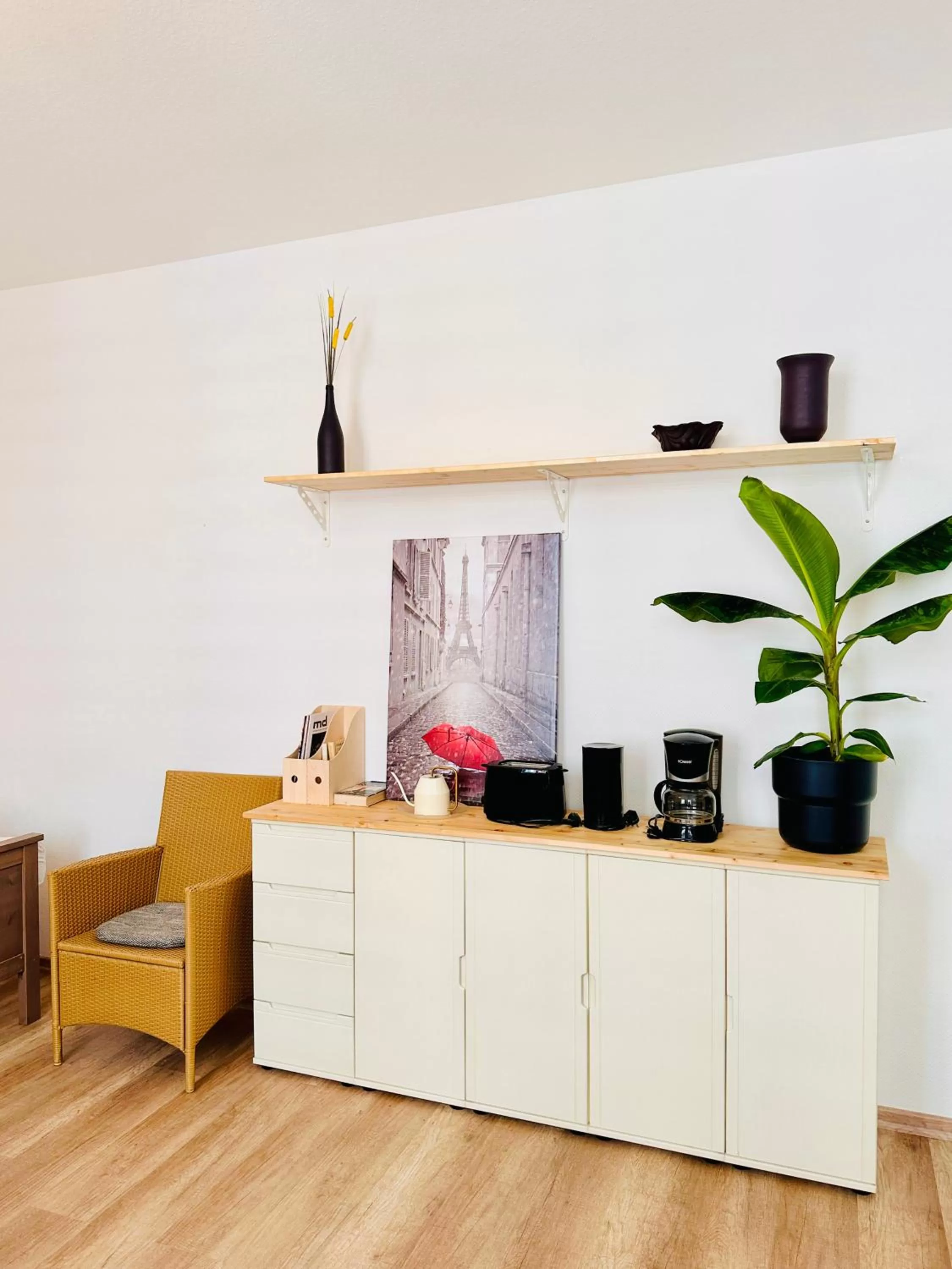 Kitchen/Kitchenette in Saale, Marktplatz Zentrum, Apartmenthaus am Dom von Plant Room