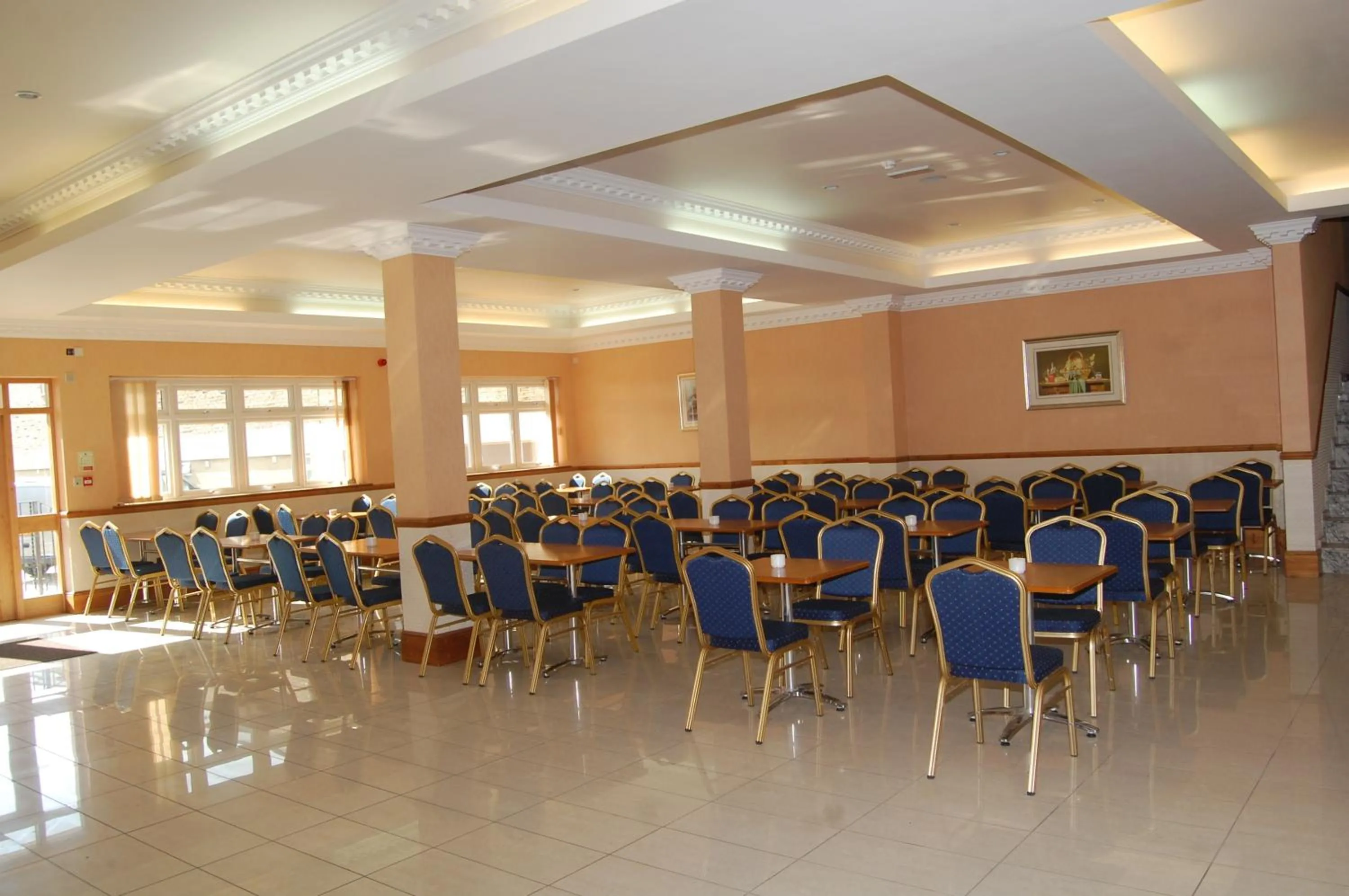 Restaurant/places to eat in Viking Hotel