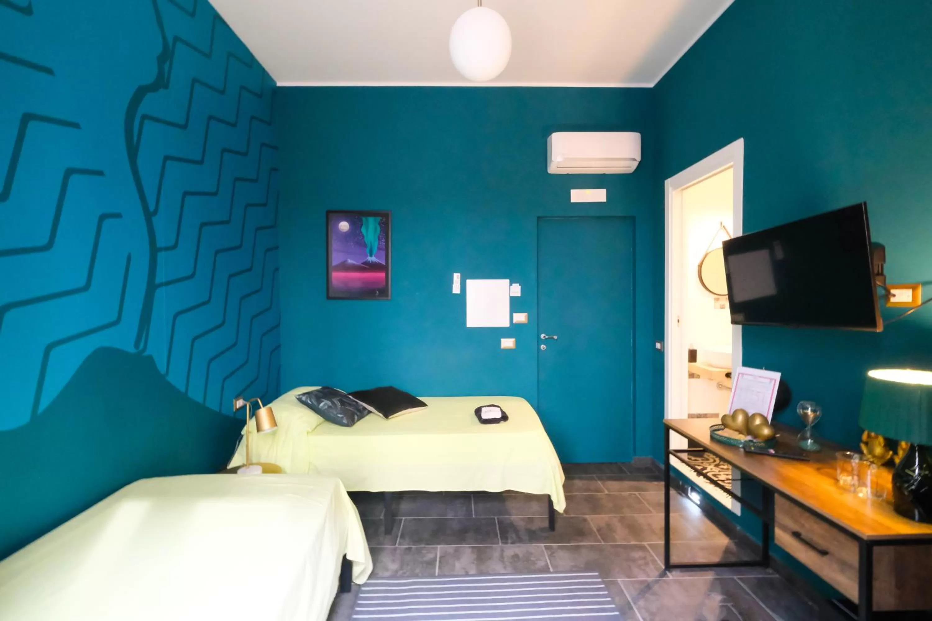 Bedroom, Bed in LH51 B&B