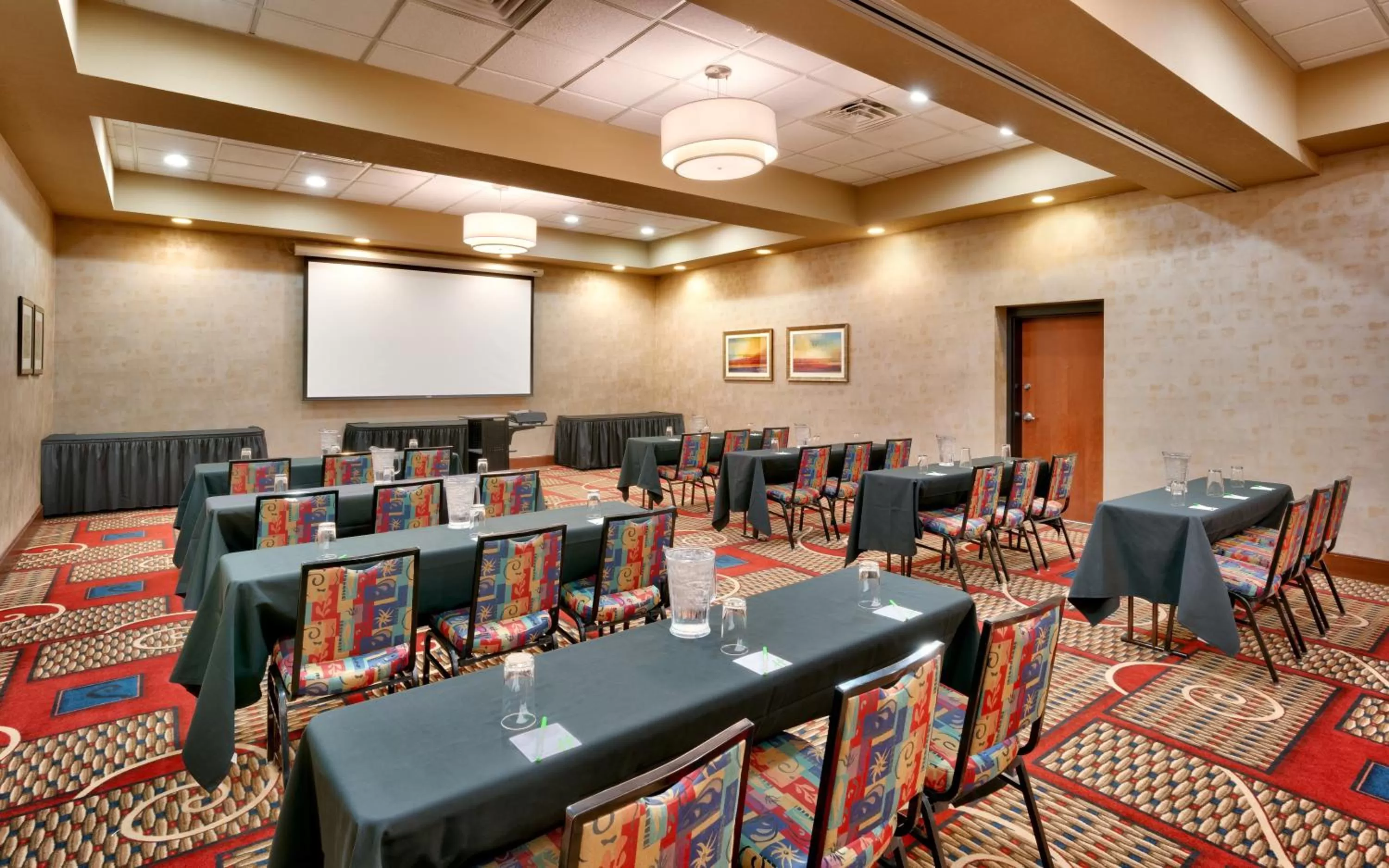 Meeting/conference room in Holiday Inn & Suites Salt Lake City - Airport West by IHG