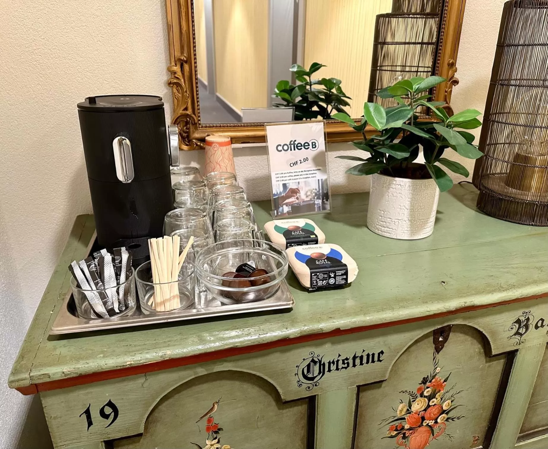 Coffee/tea facilities in Hotel Jardin Bern