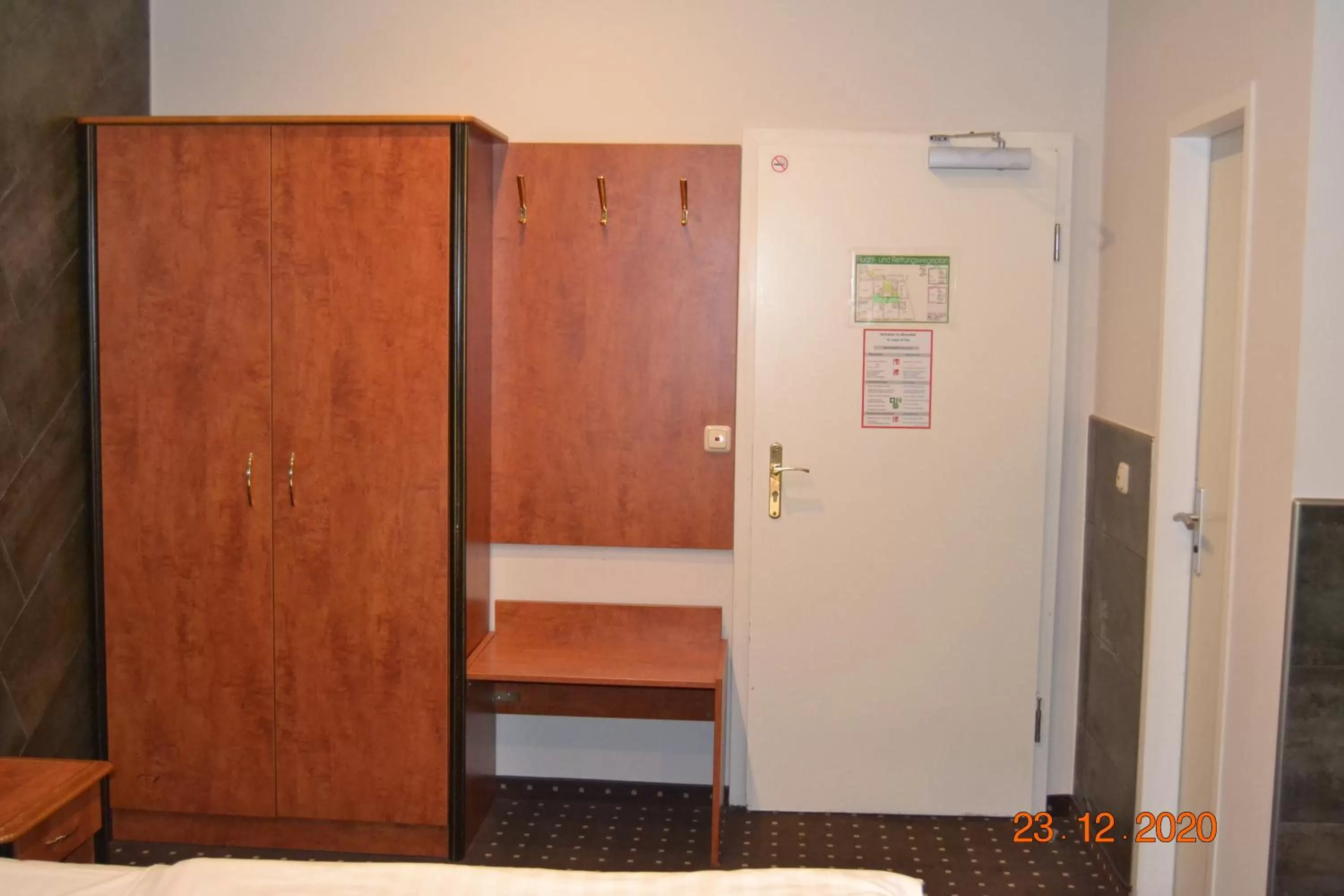 Photo of the whole room, Bed in Hotel Zeil