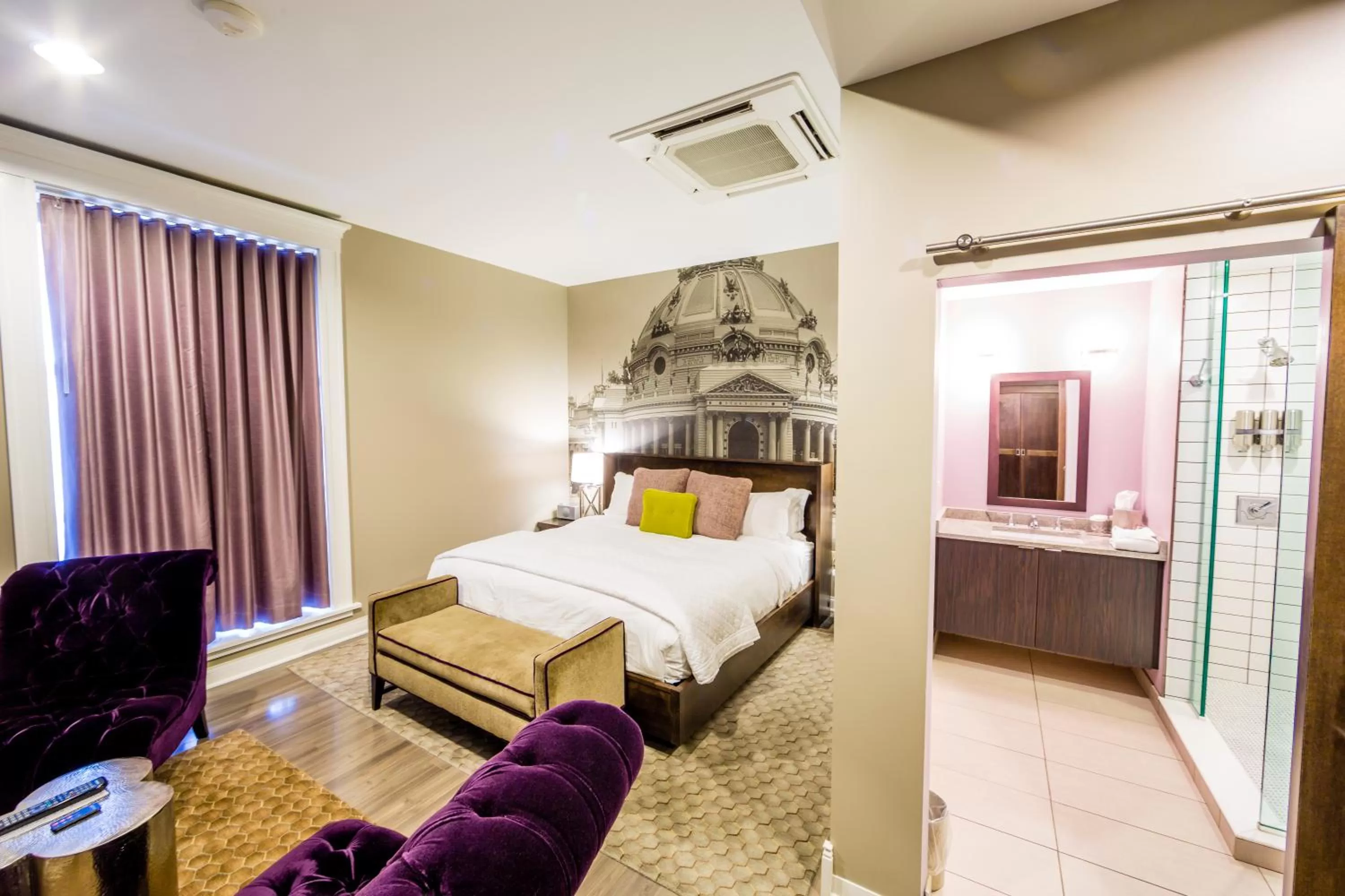 Photo of the whole room, Bed in Hotel at the Lafayette Trademark Collection by Wyndham