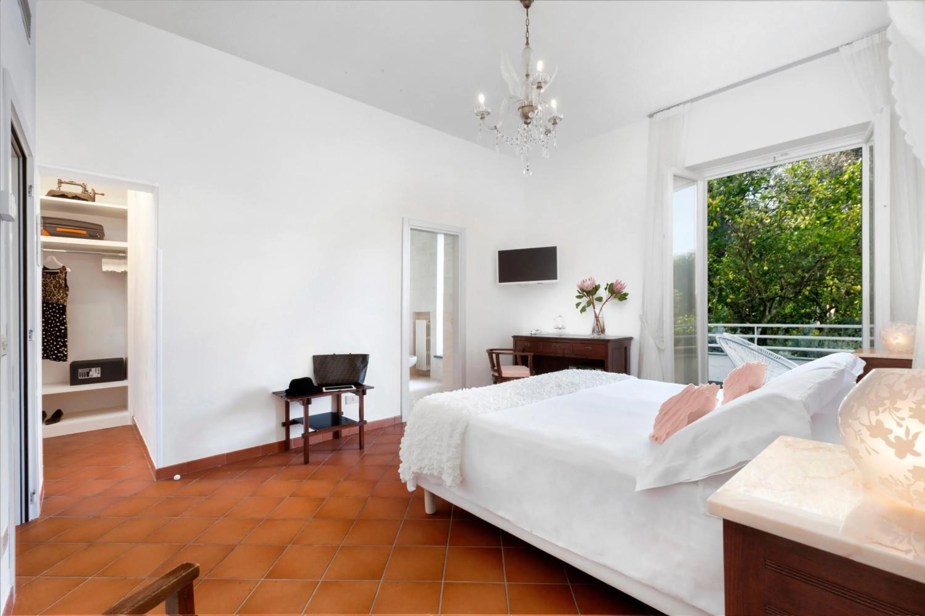 Bedroom, Bed in Villa Oriana Relais