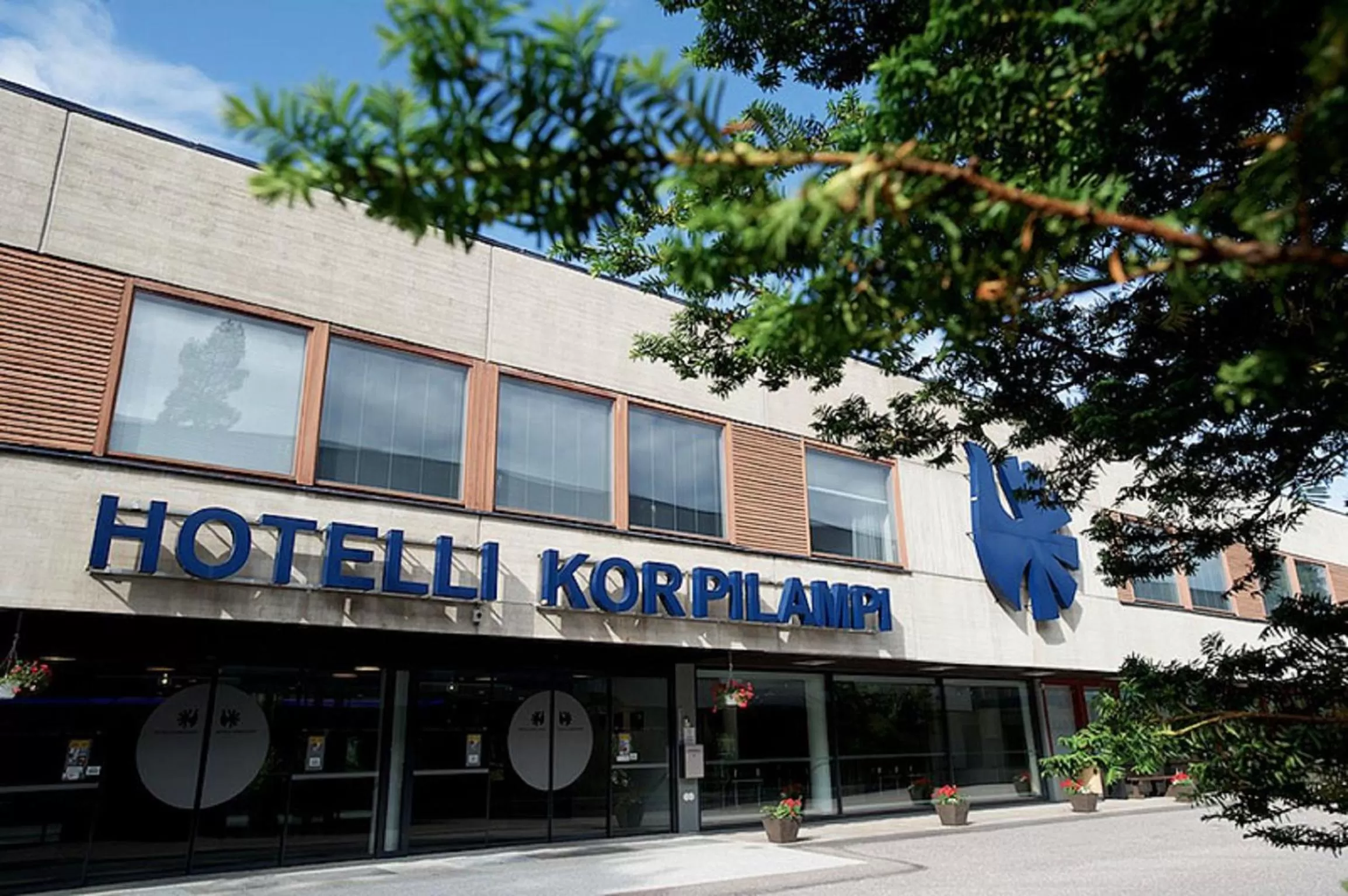 Facade/entrance in Hotel Korpilampi