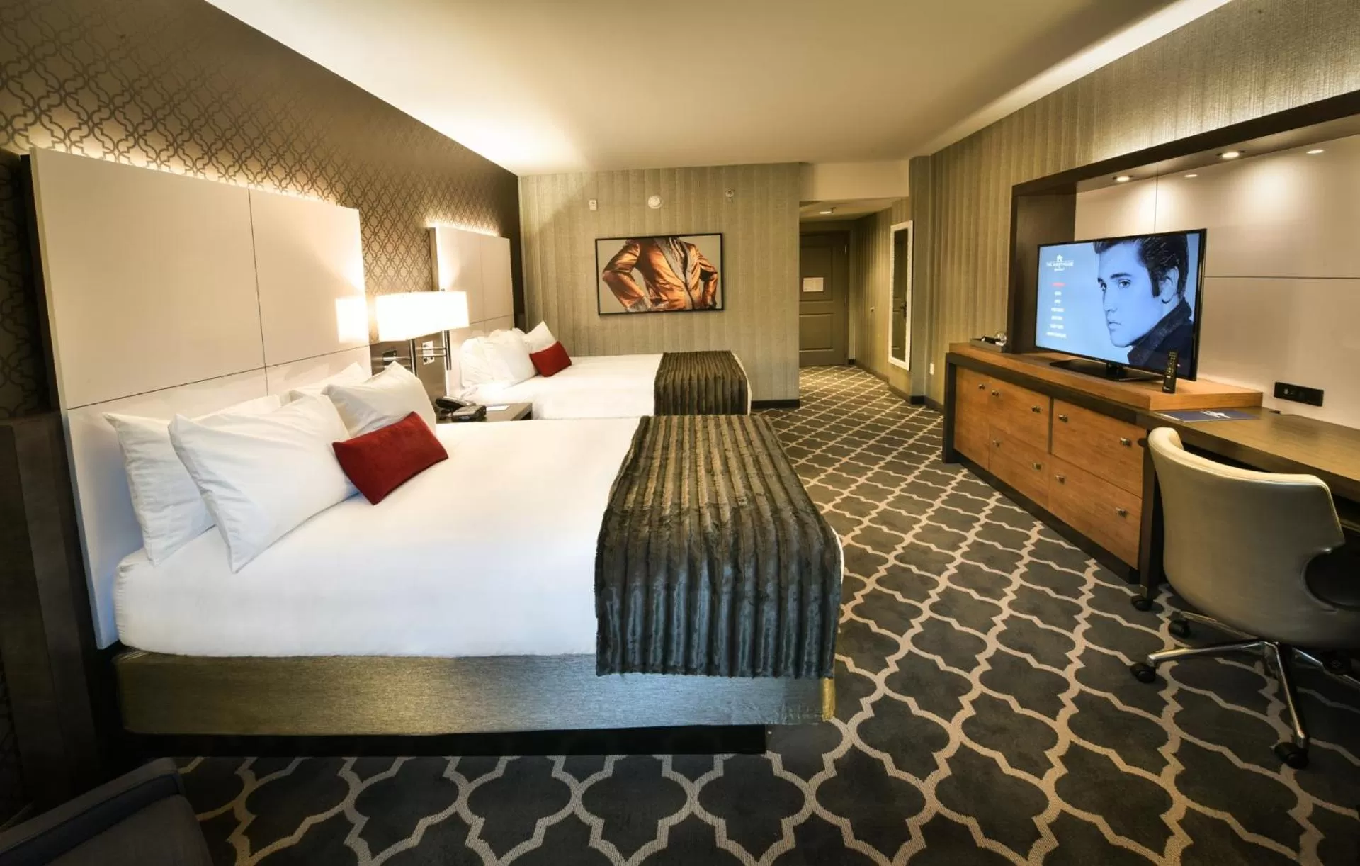 Photo of the whole room, Bed in The Guest House at Graceland