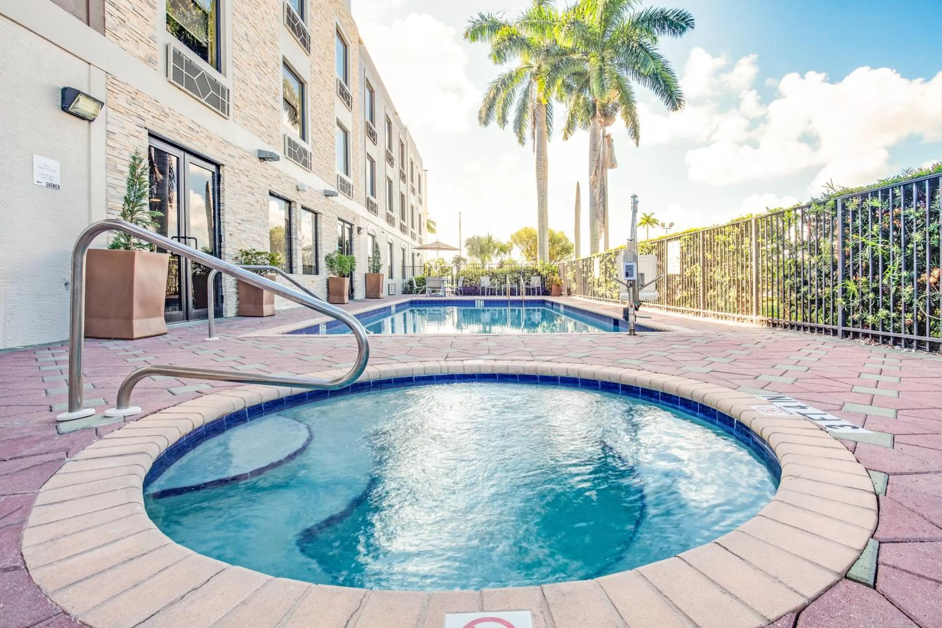 Swimming pool in Holiday Inn Express Hotel & Suites Clewiston by IHG