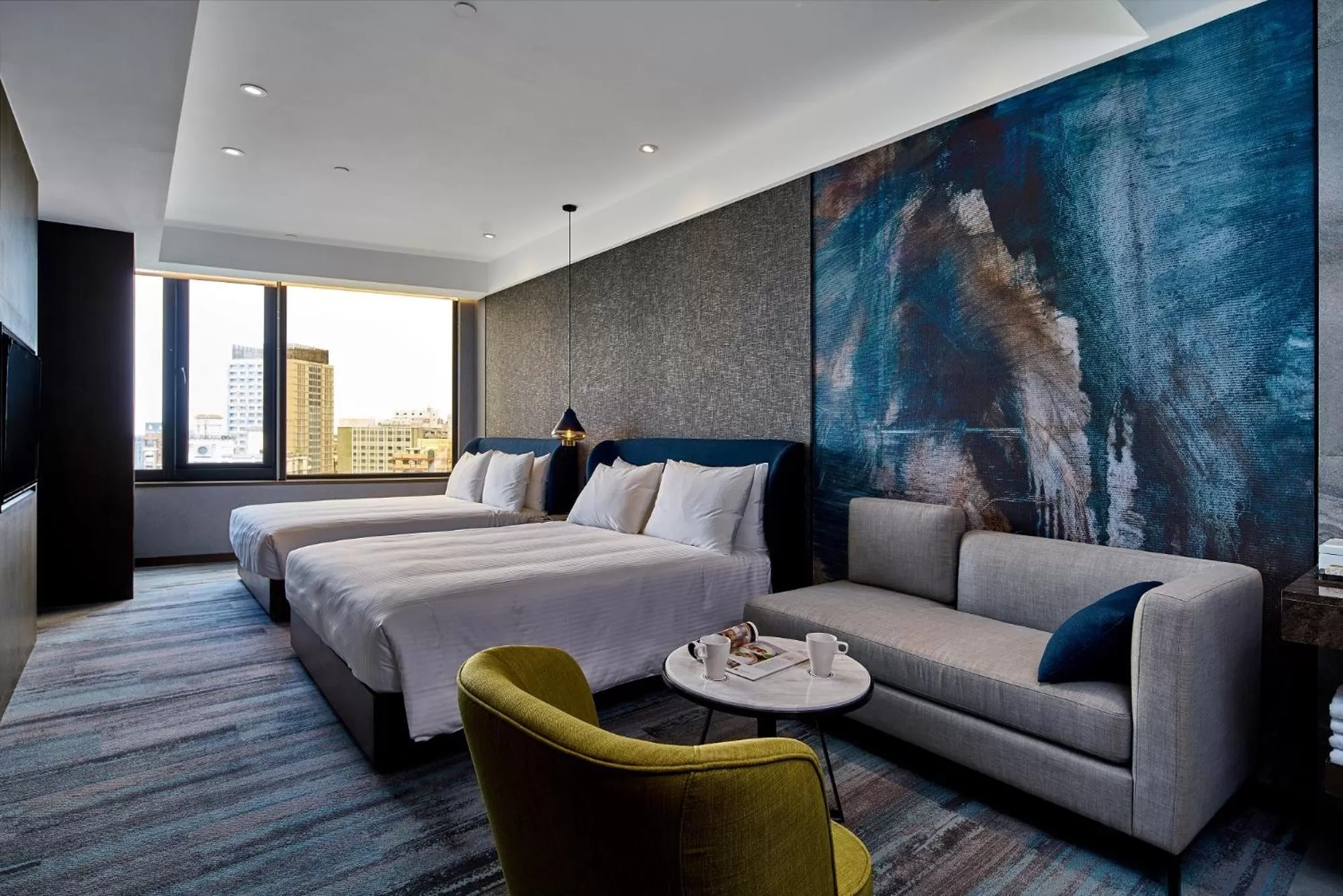 Living room, Bed in Harbour 10 Hotel
