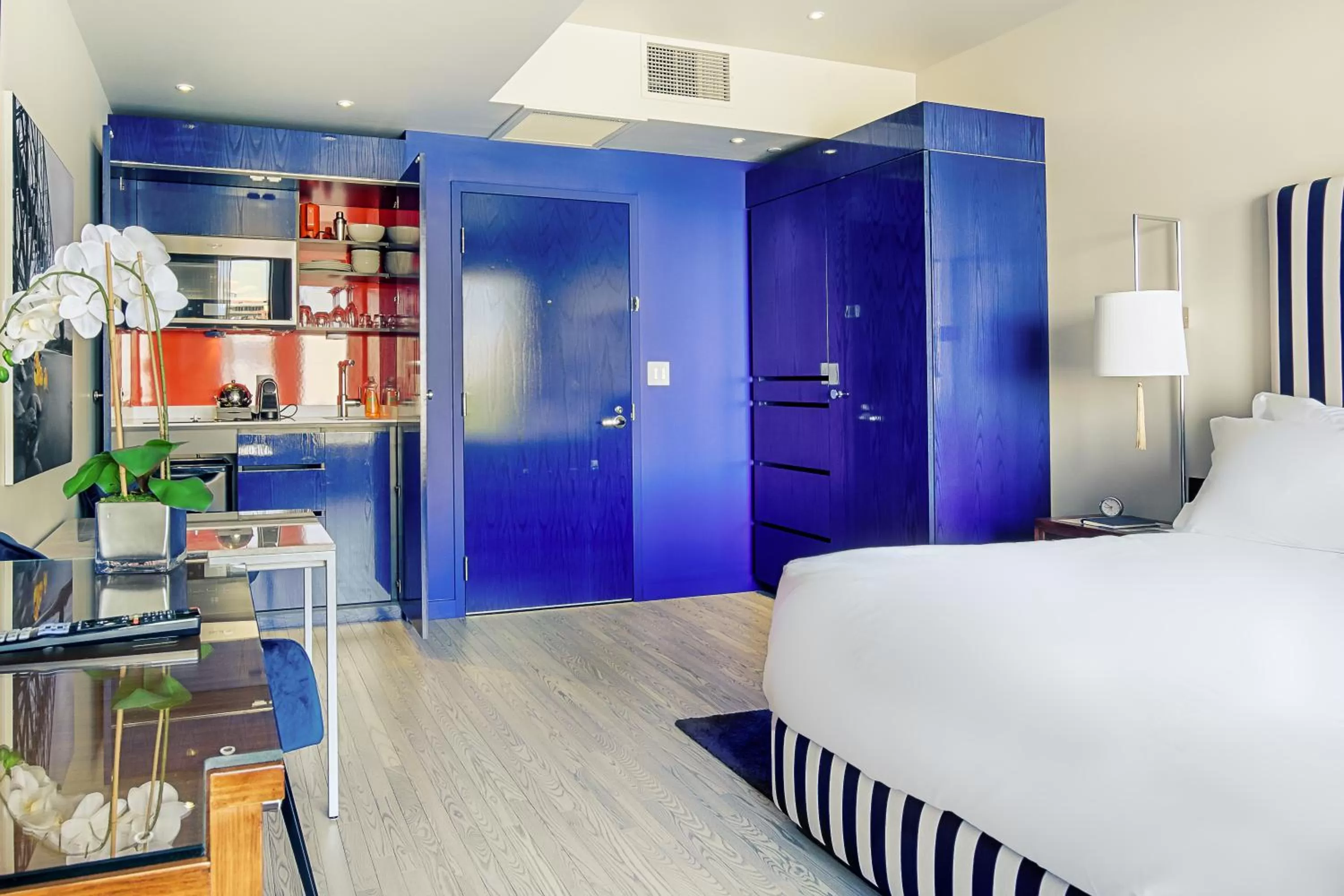 Kitchen or kitchenette, Bed in Monsieur Jean - Hôtel Particulier