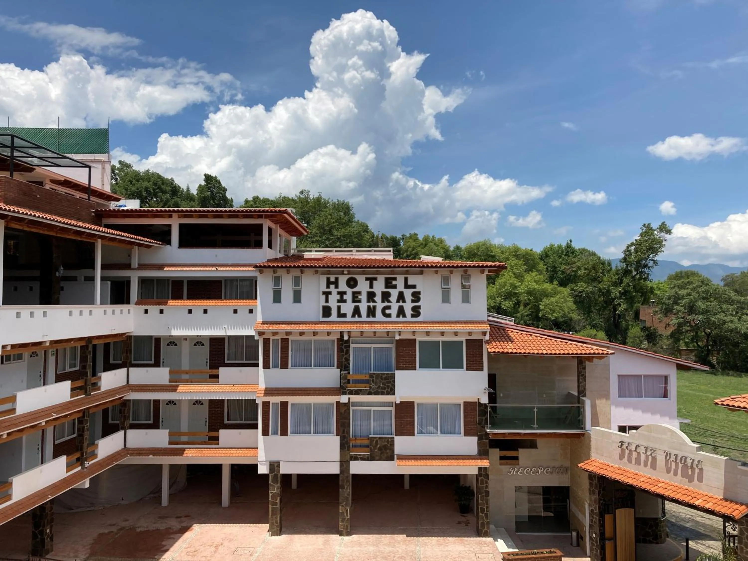 Property building in Hotel Tierras Blancas