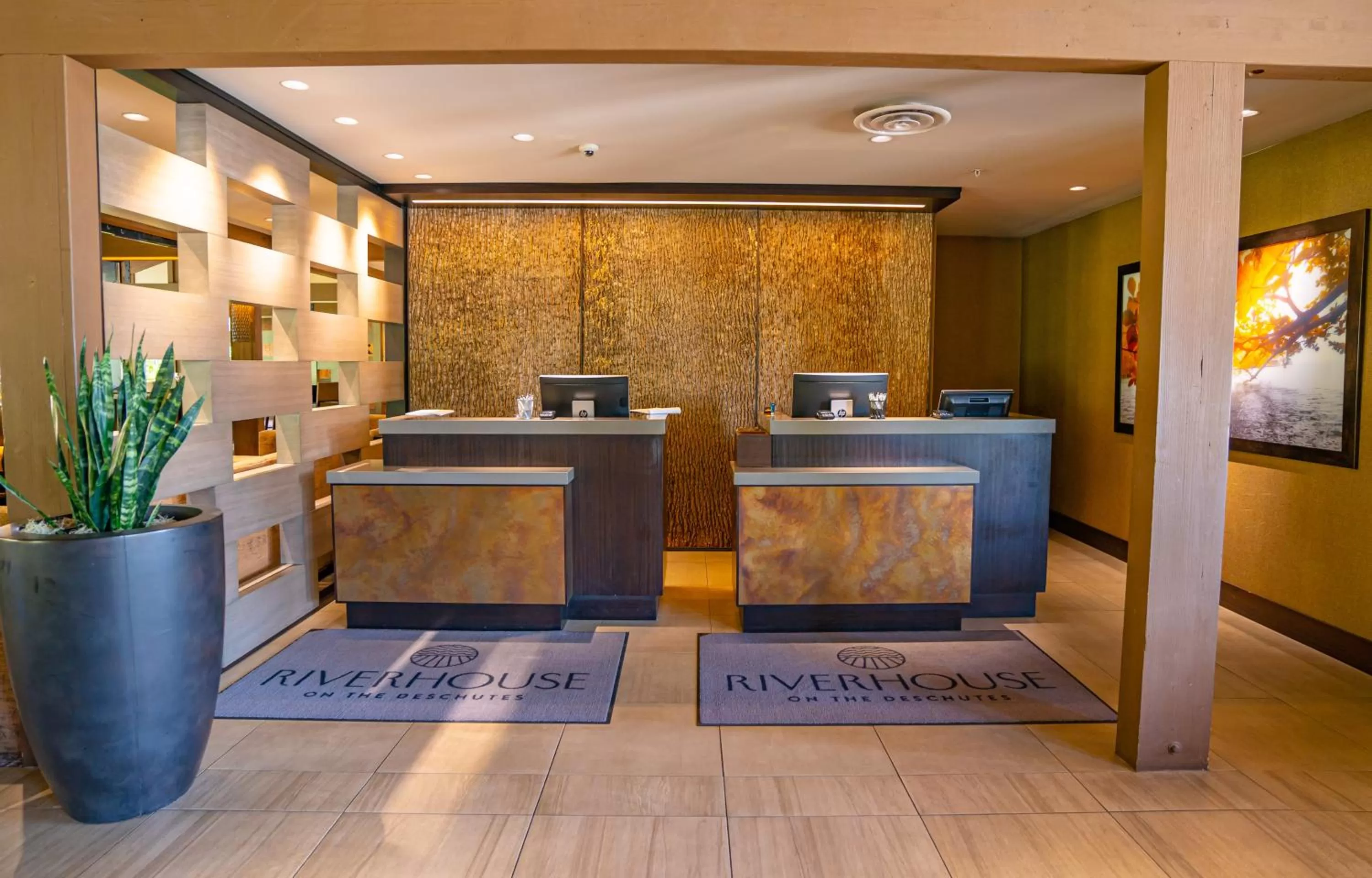 Lobby or reception in Riverhouse Lodge