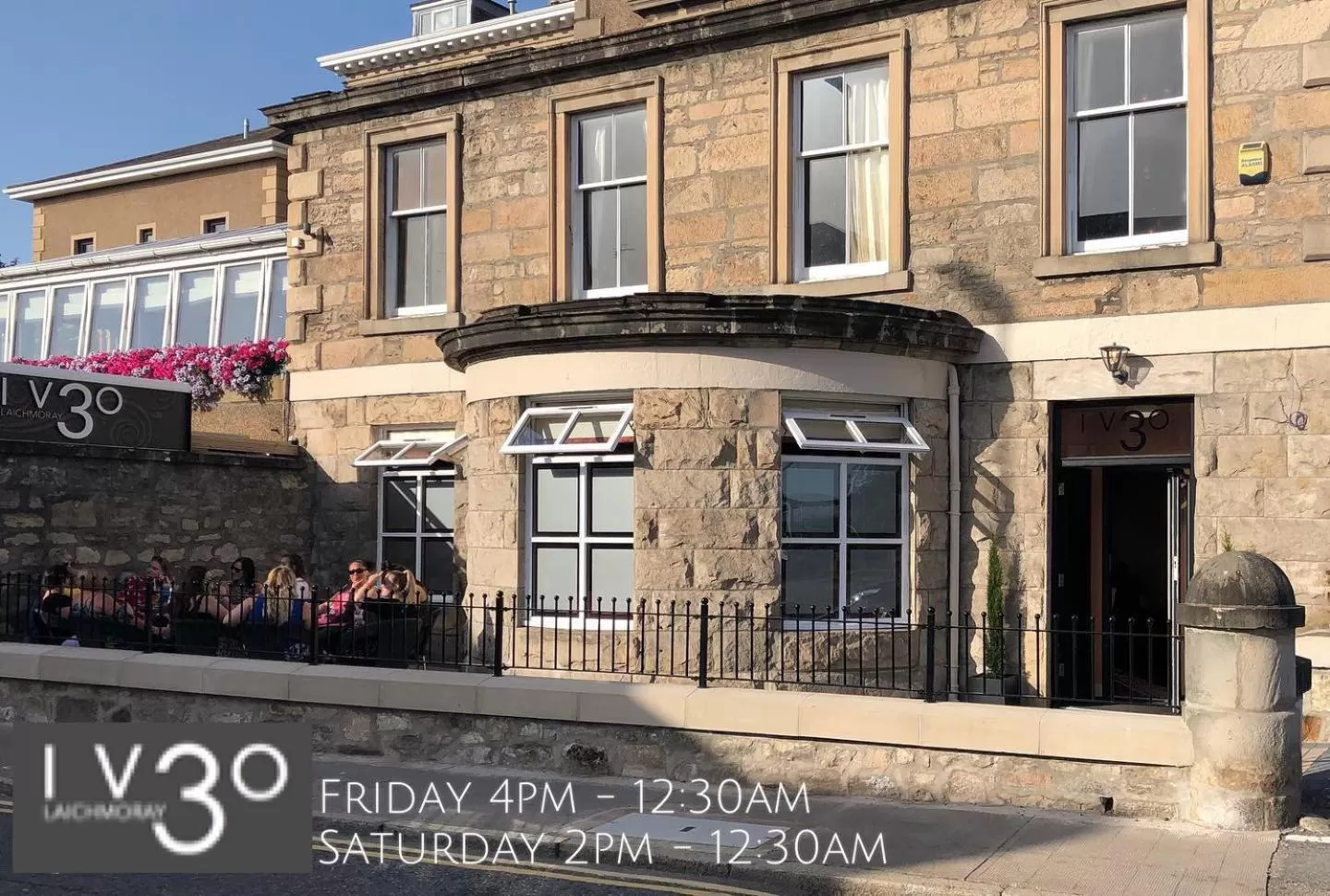 Balcony/Terrace in Laichmoray Hotel
