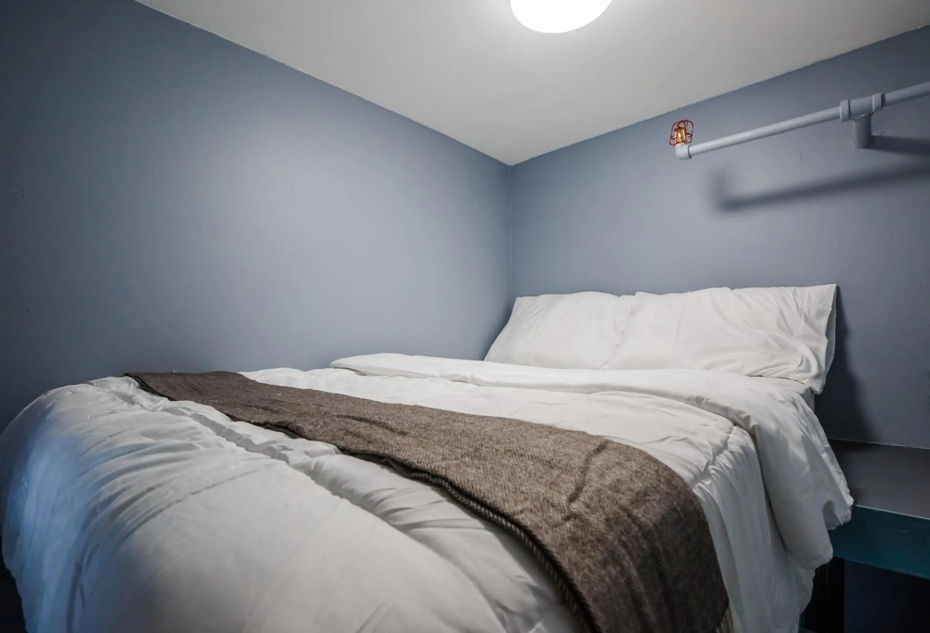 Double Room with Shared Bathroom - single occupancy in Lamartine Chelsea Double Room with Shared Bathroom - single occupancy in Lamartine Chelsea